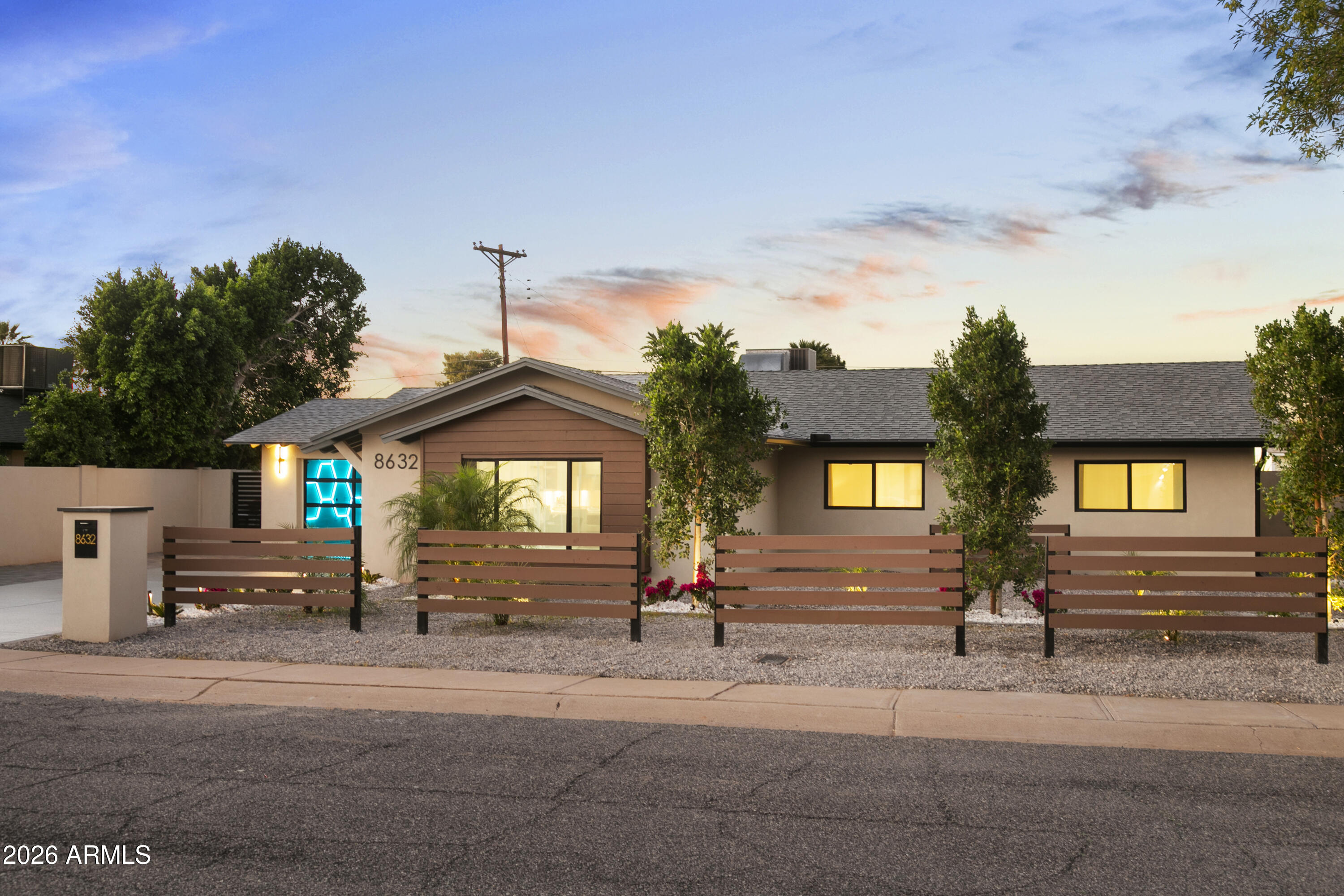 8632 E THORNWOOD Drive