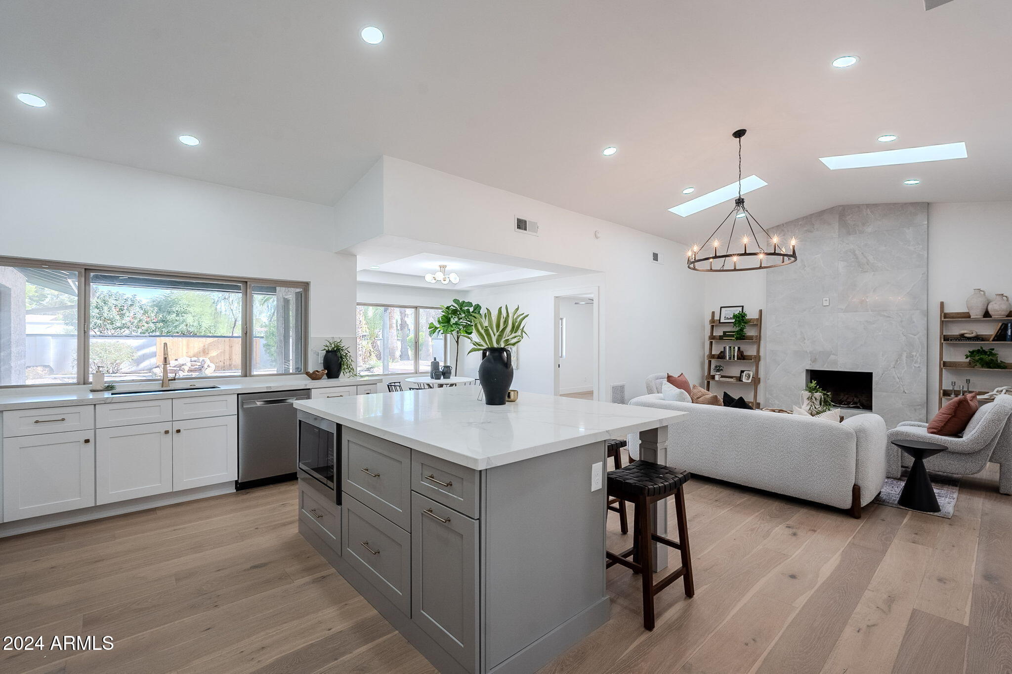 8237 E LIPPIZAN Trail