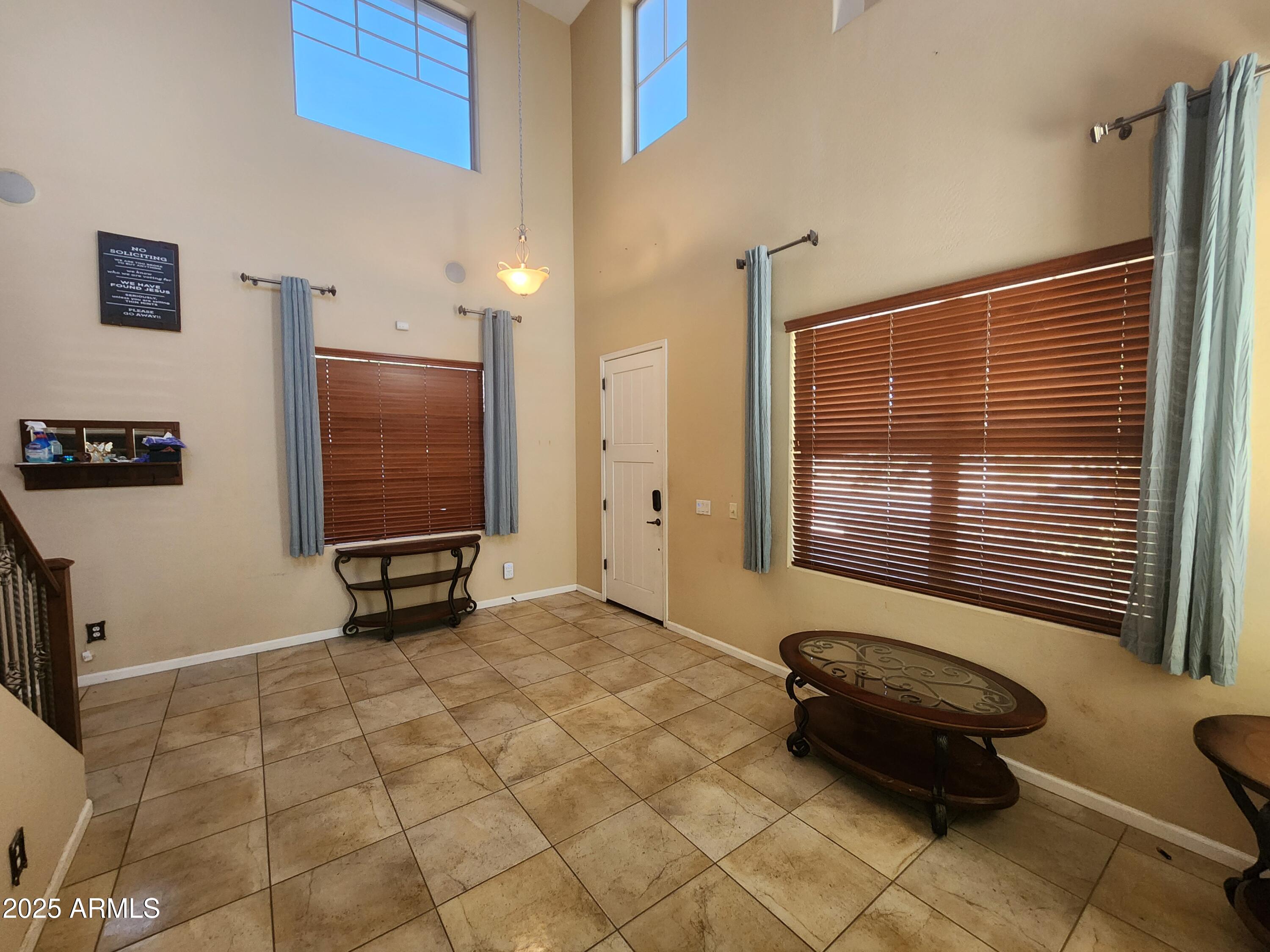 298 S SAN MARINO Loop