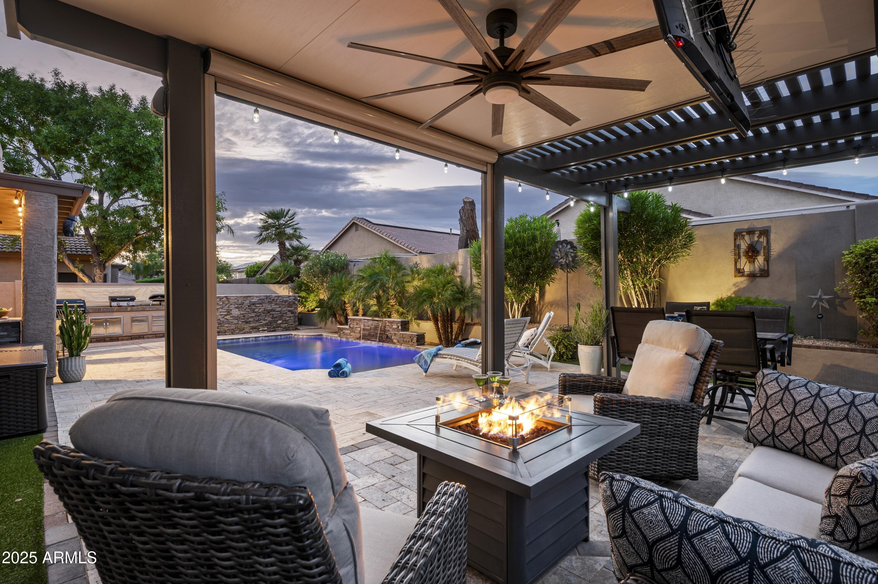 4114 E MOLLY Lane