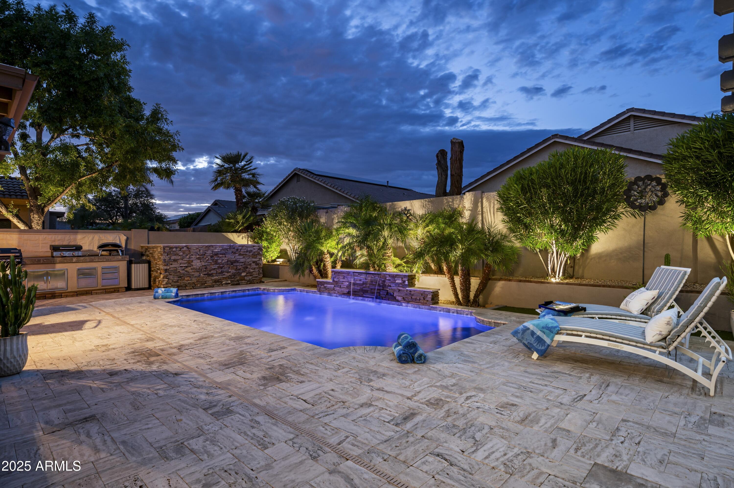 4114 E MOLLY Lane