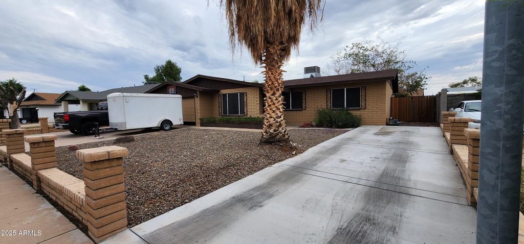 Photo of 10832 N 45th Lane, Glendale, AZ 85304 (MLS # 6931925)