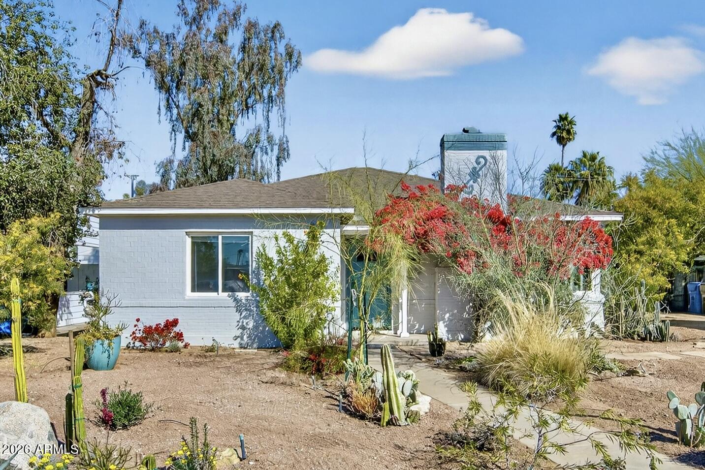 1242 E EDGEMONT Avenue