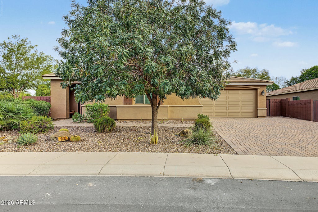 Photo of 401 W Basswood Avenue, San Tan Valley, AZ 85140 (MLS # 7093404)