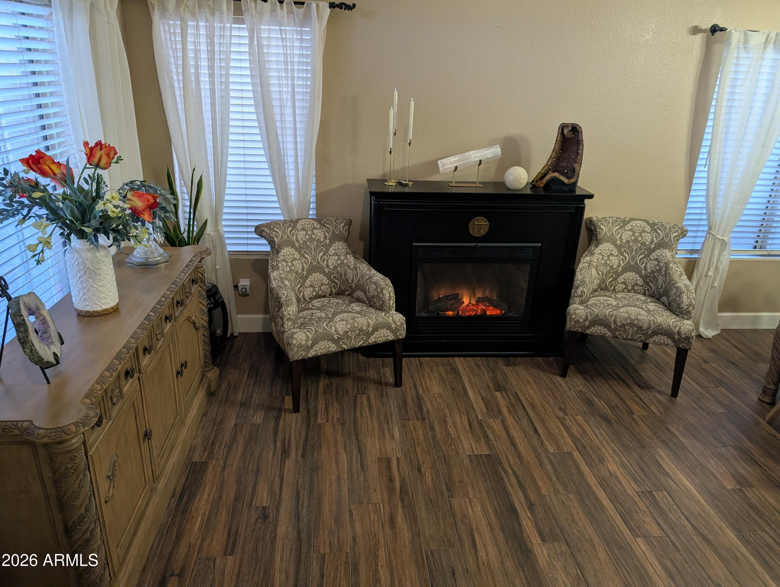 7177 W PONTIAC Drive