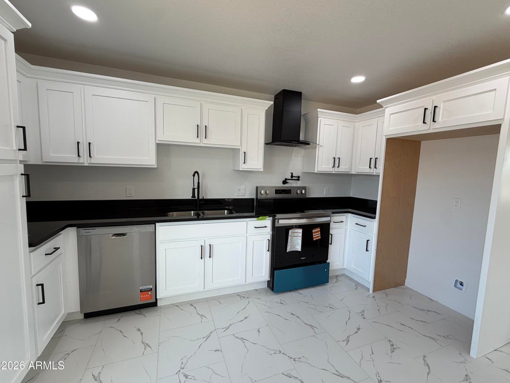 Photo of 6742 W Hazelwood Street, Phoenix, AZ 85033 (MLS # 7074299)