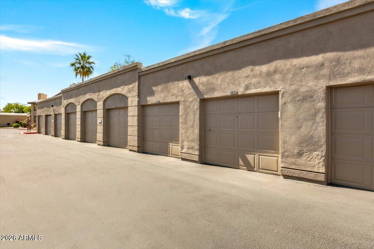 7009 E ACOMA Drive 2151