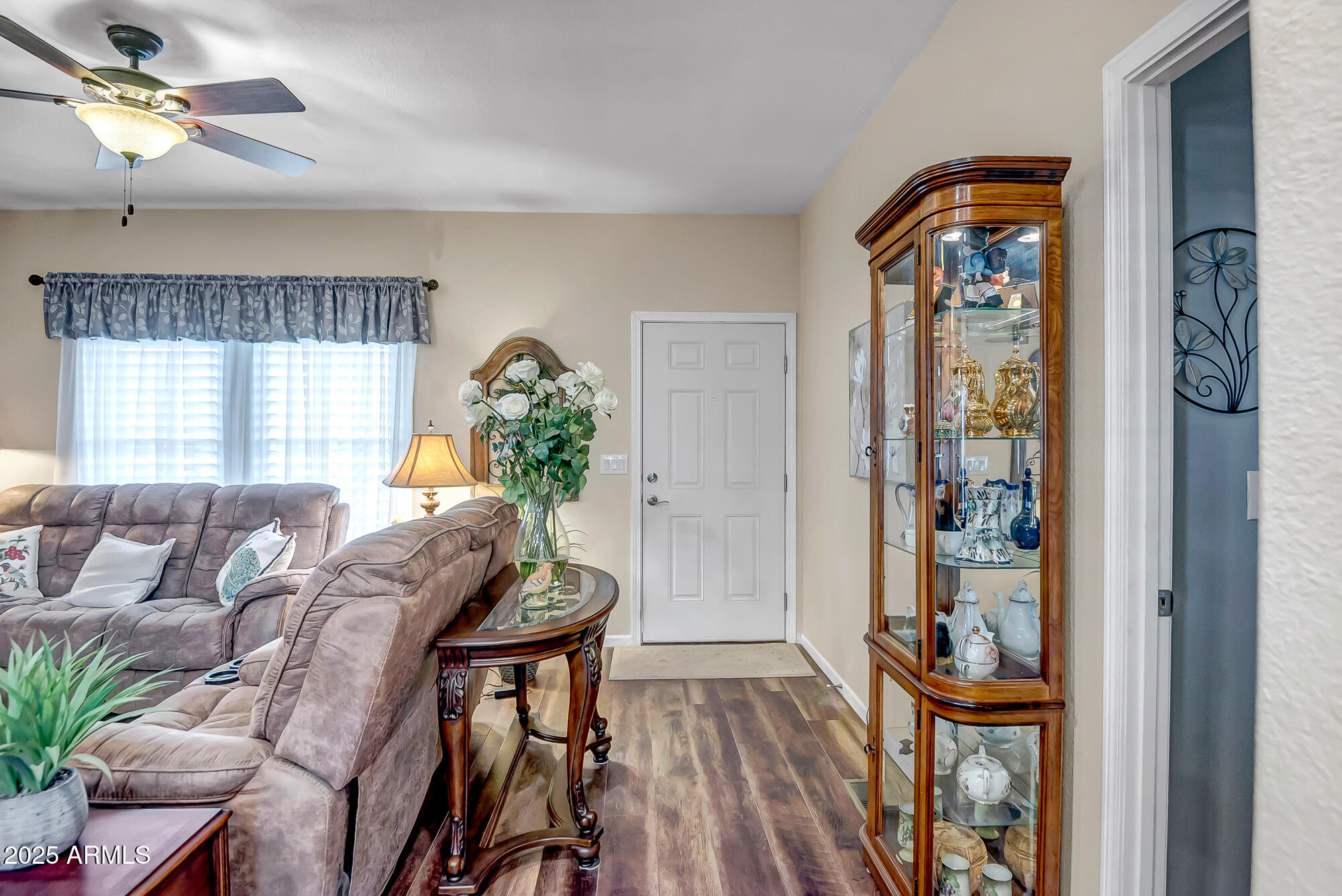 2000 S Apache Road 292