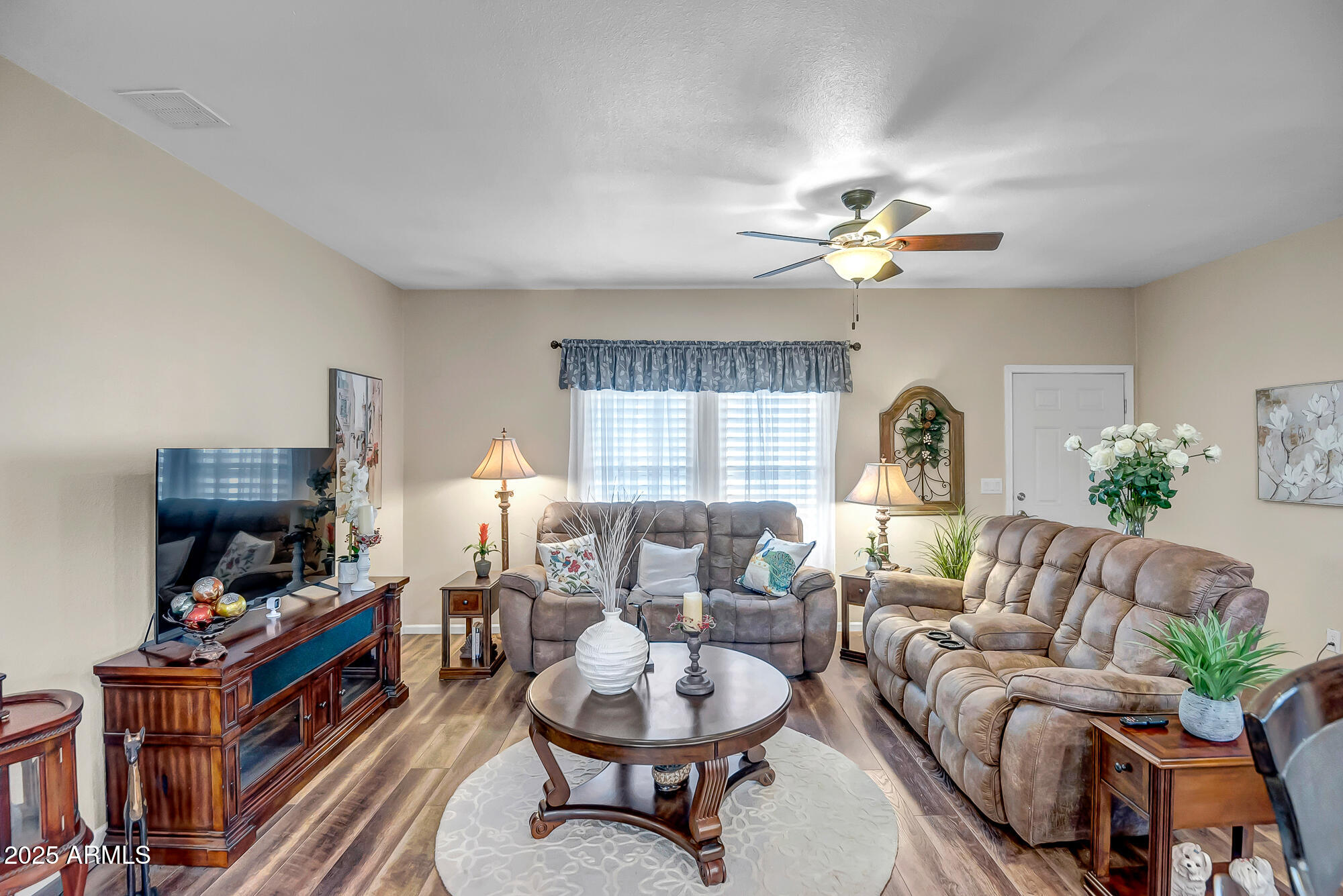 2000 S Apache Road 292