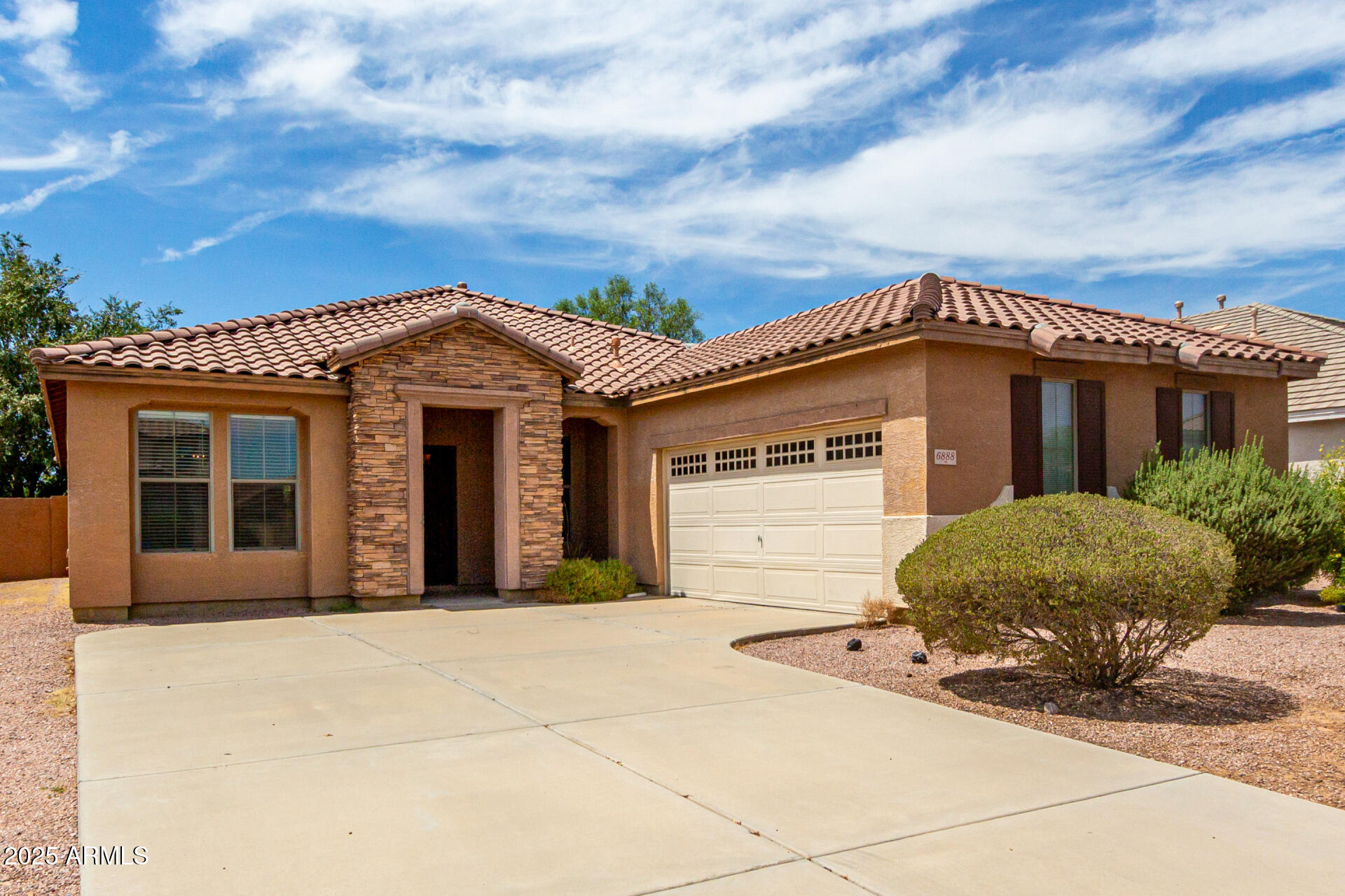 6888 S ONYX Drive