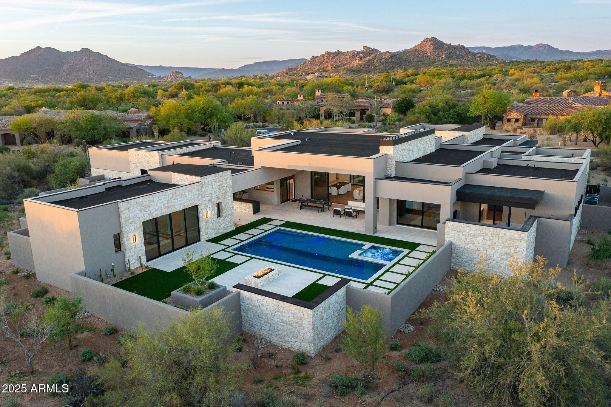 7498 E WHISPER ROCK Trail