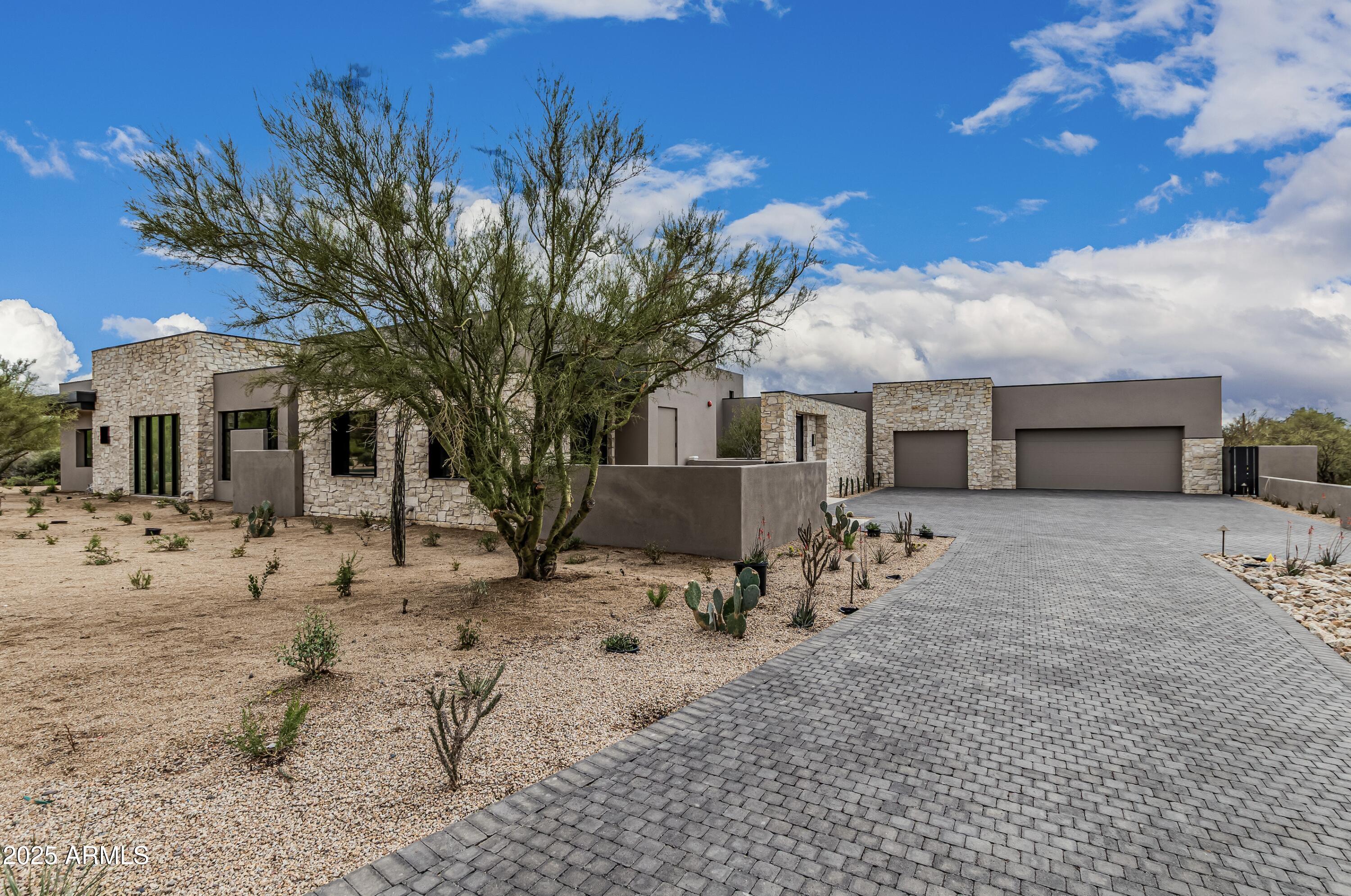 7498 E WHISPER ROCK Trail