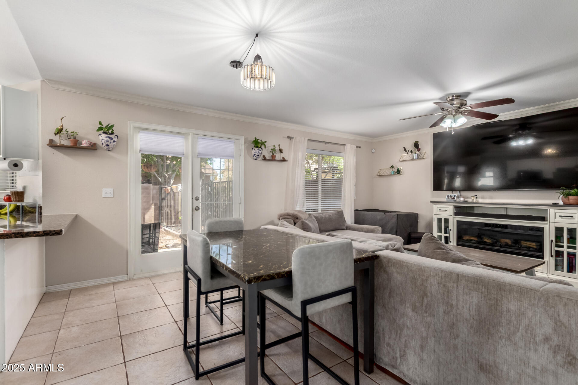 1811 S 39TH Street 73