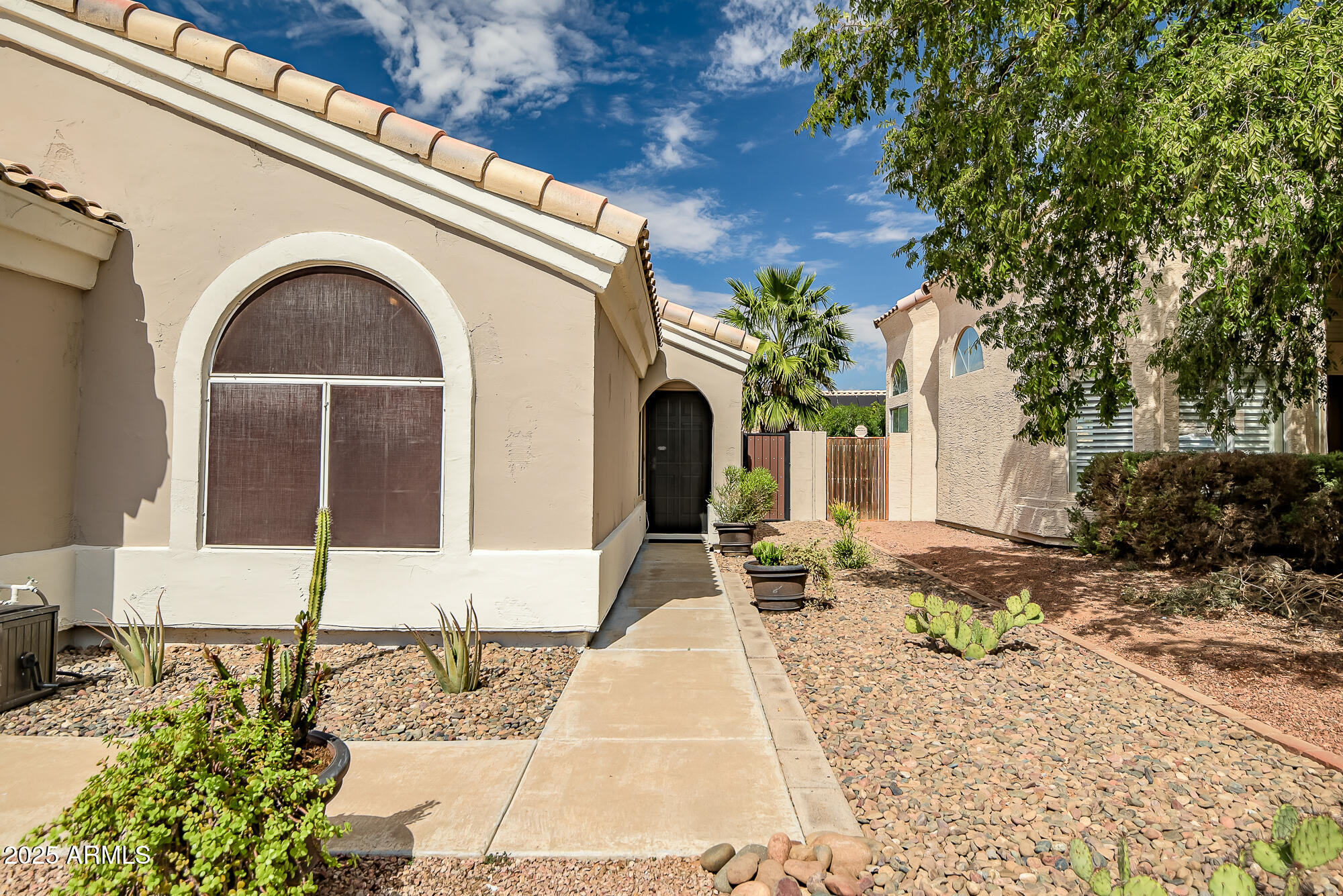 1438 E CINDY Street