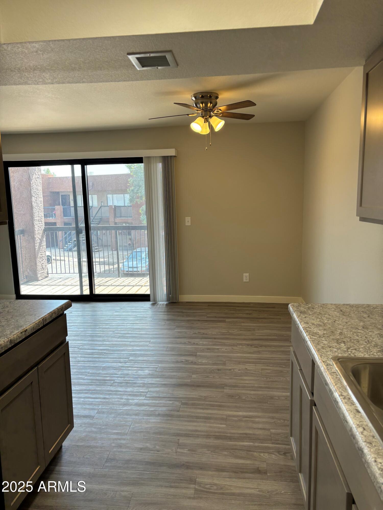 3810 N MARYVALE Parkway 2061