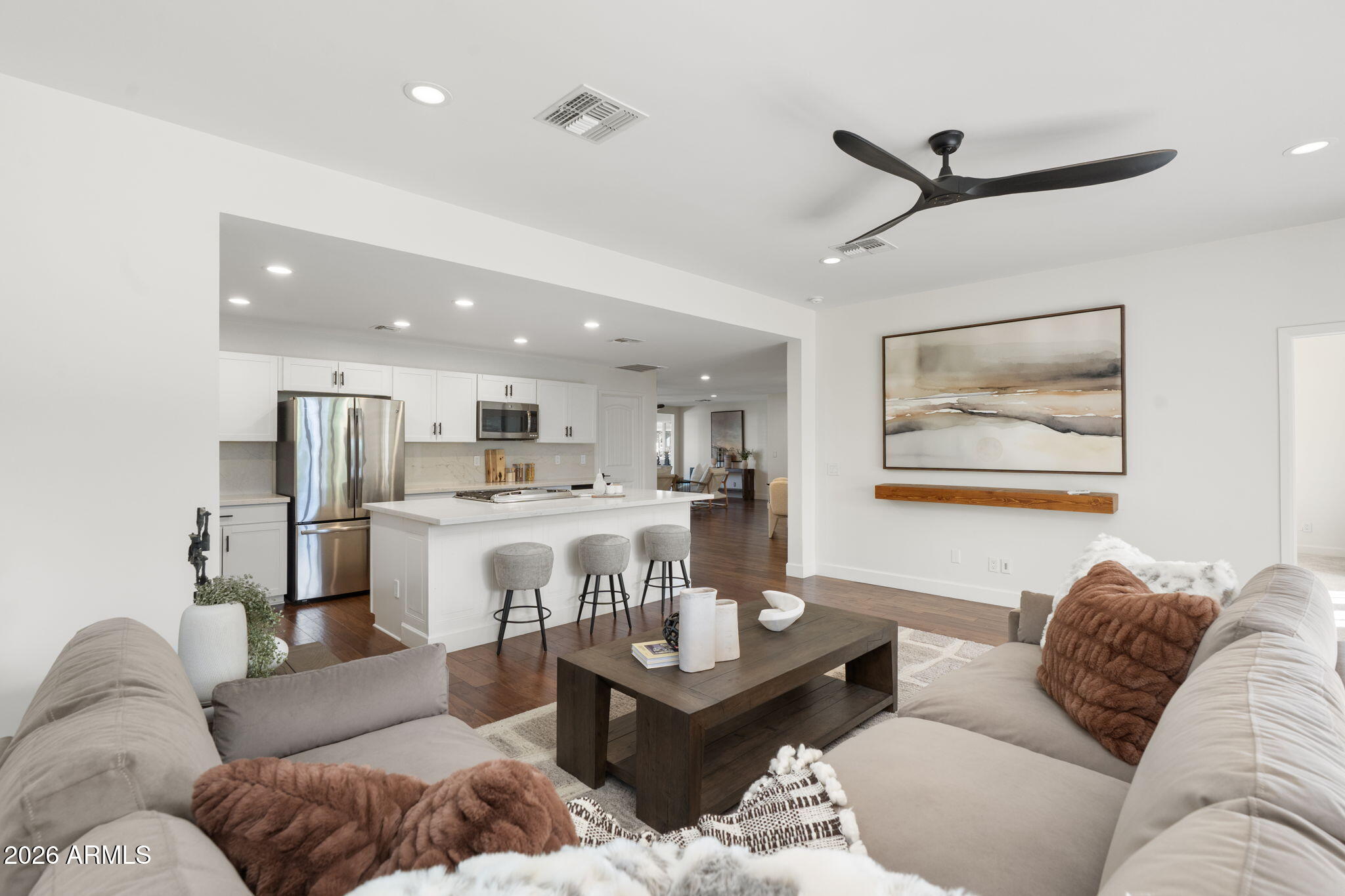 3739 E FAIRMOUNT Avenue