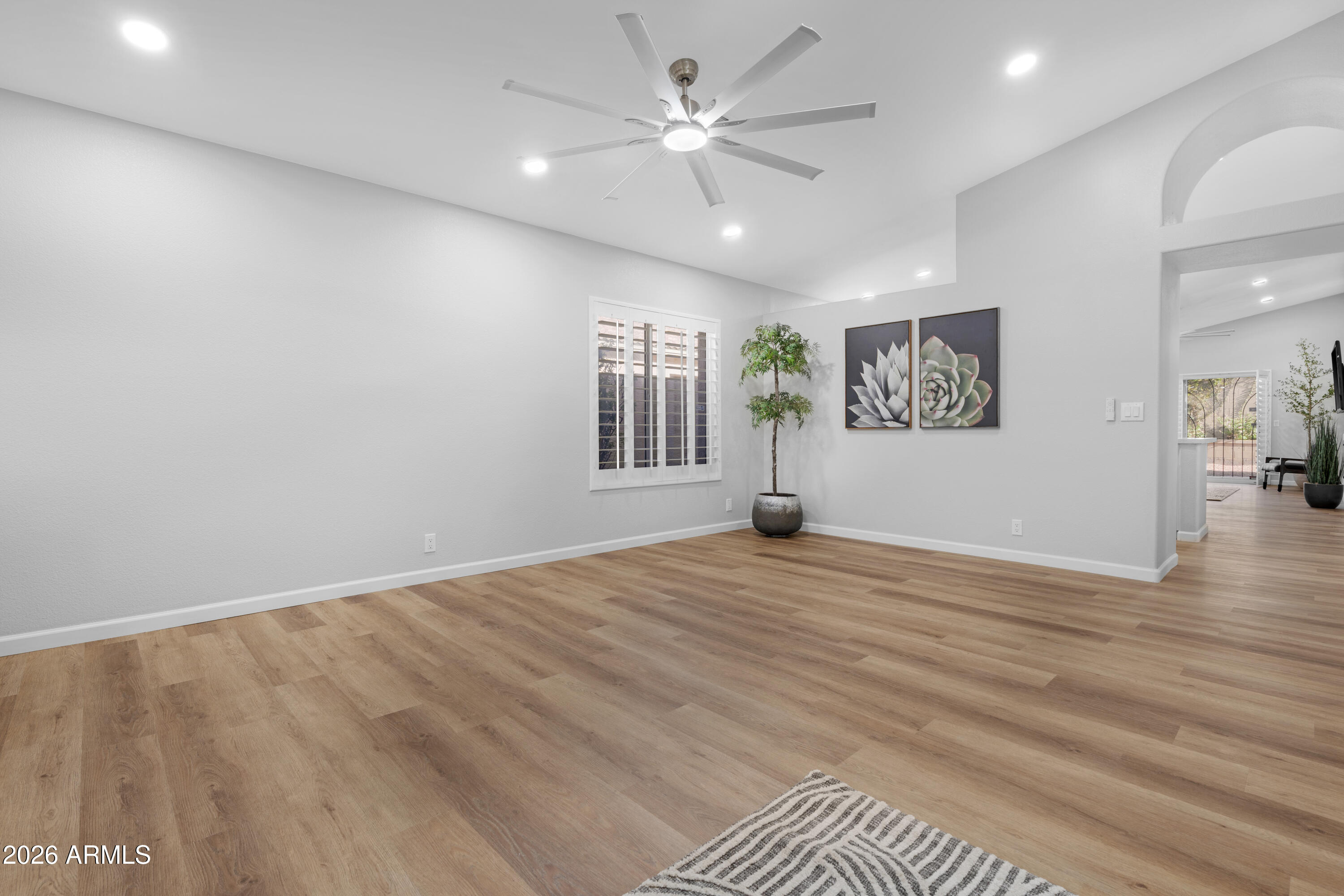 5223 W PONTIAC Drive