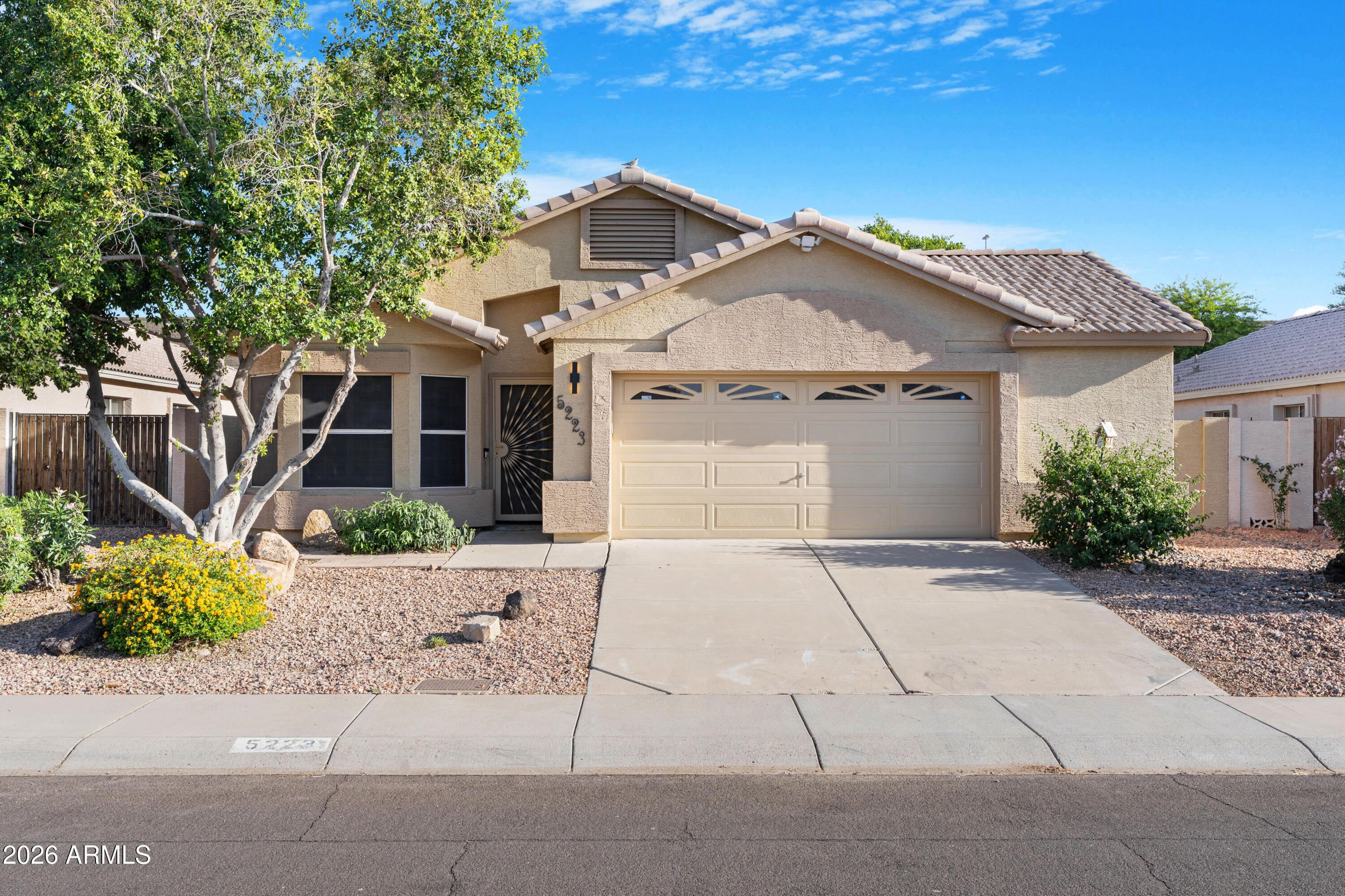 5223 W PONTIAC Drive