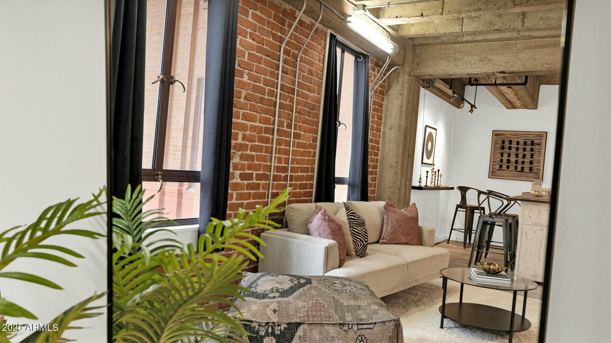 114 W ADAMS Street 307