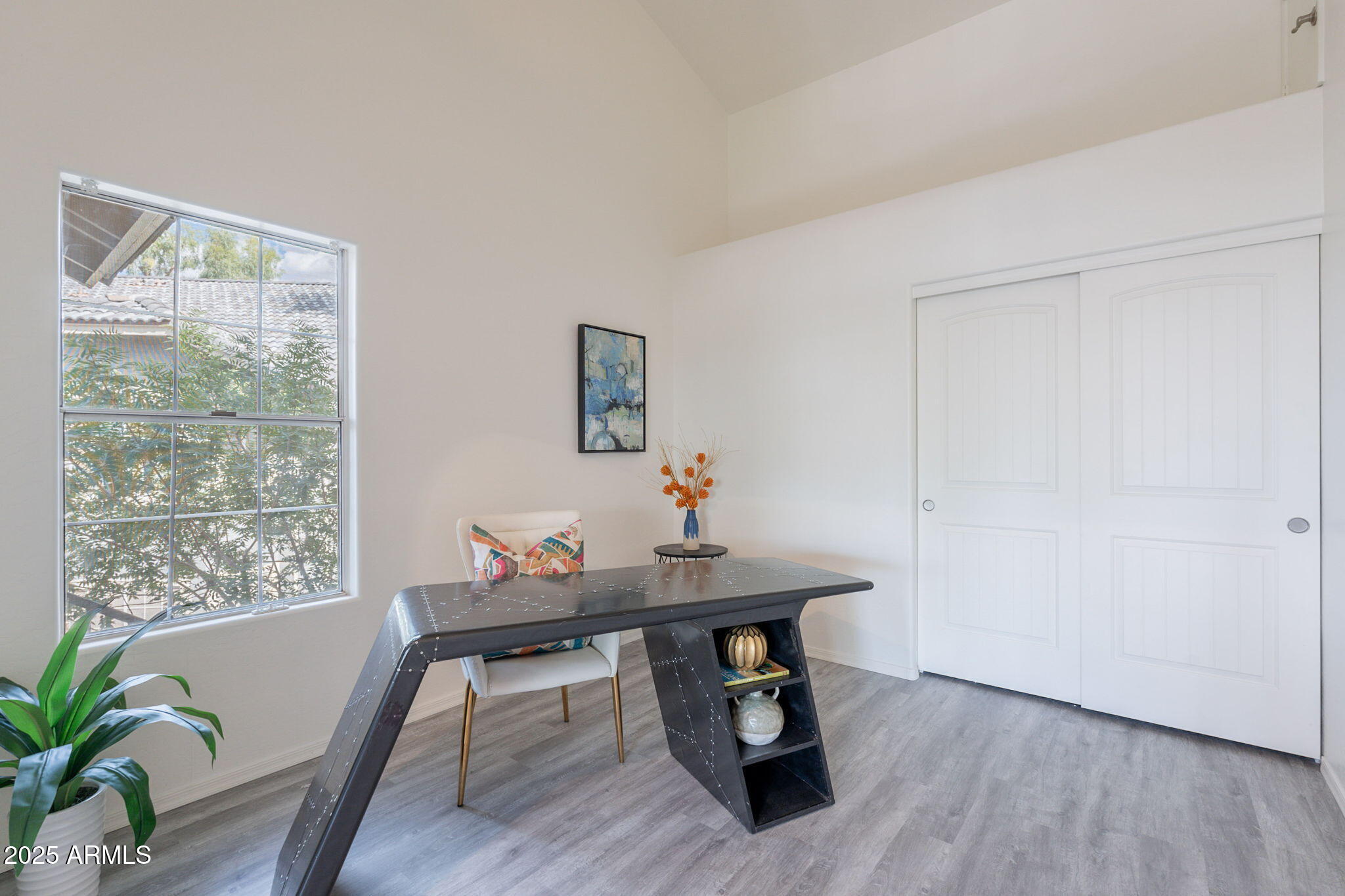 255 S KYRENE Road 212