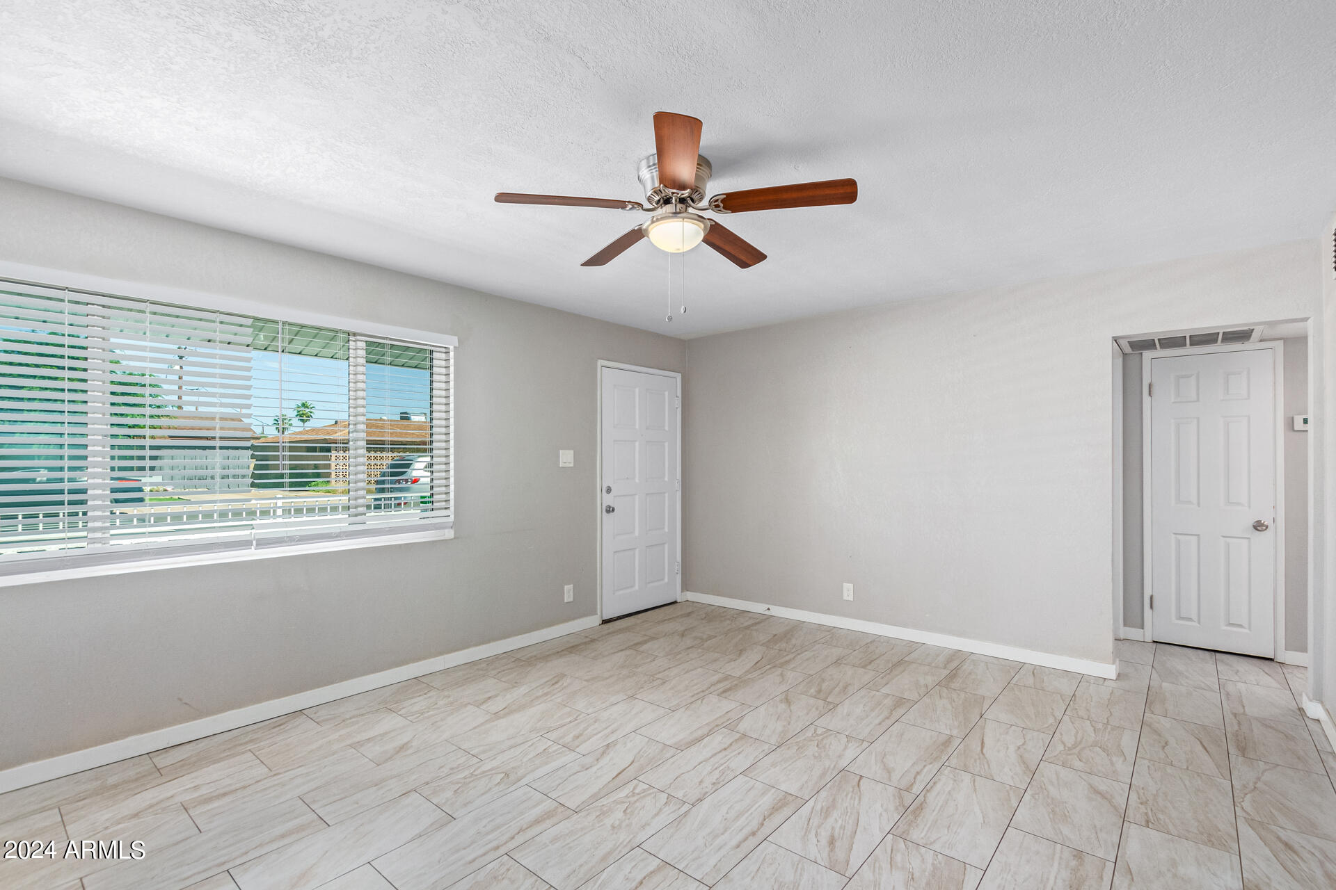 COUNTRY LIFE HOMES UNIT 3 - Residential