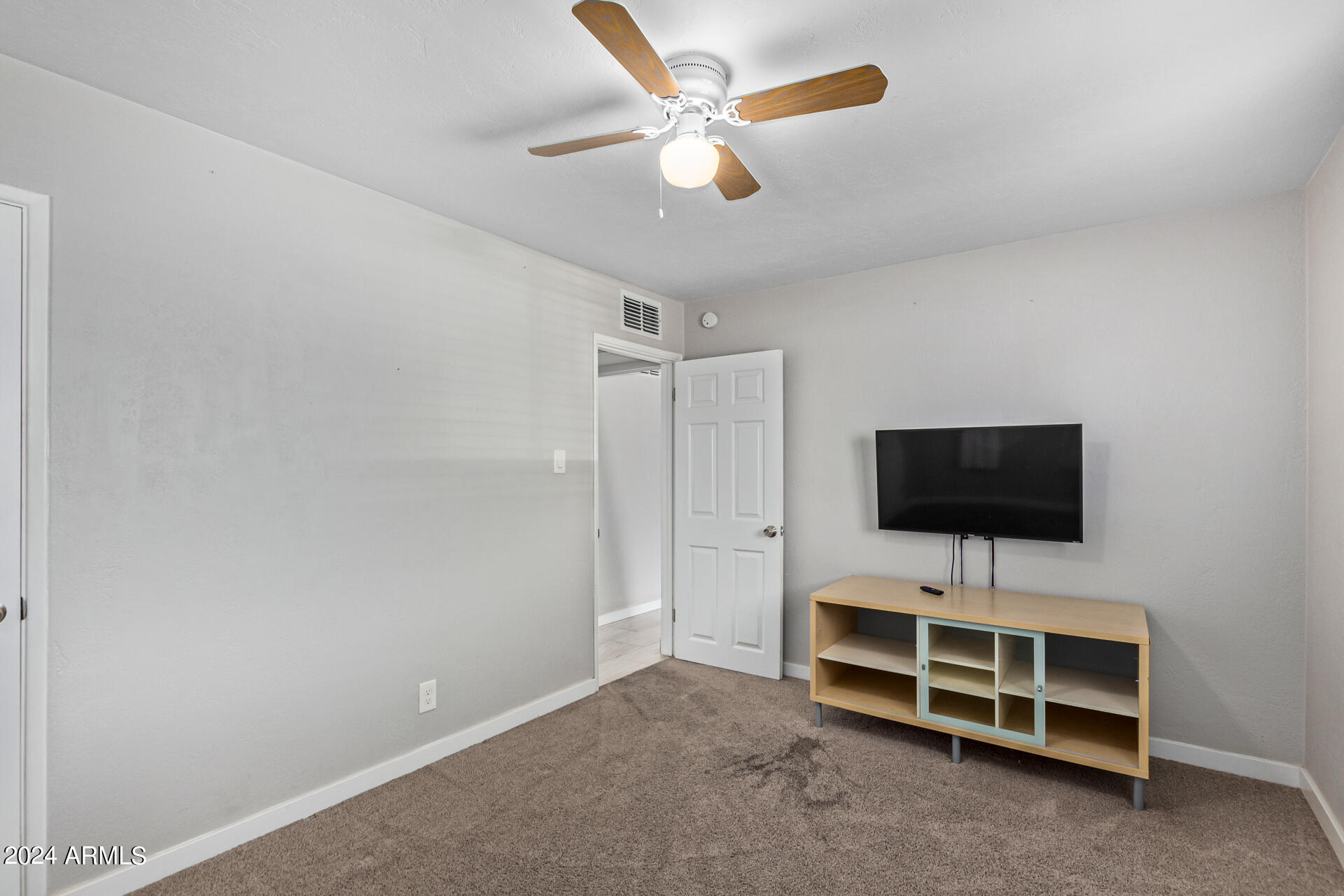 COUNTRY LIFE HOMES UNIT 3 - Residential