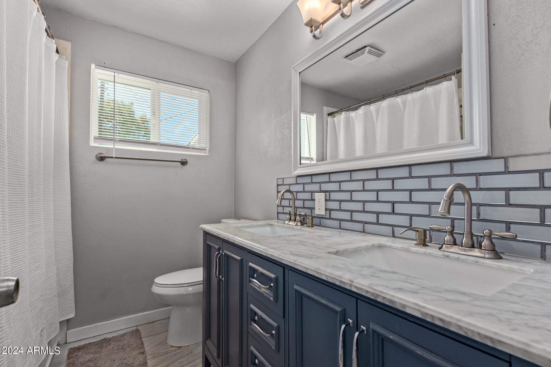 COUNTRY LIFE HOMES UNIT 3 - Residential