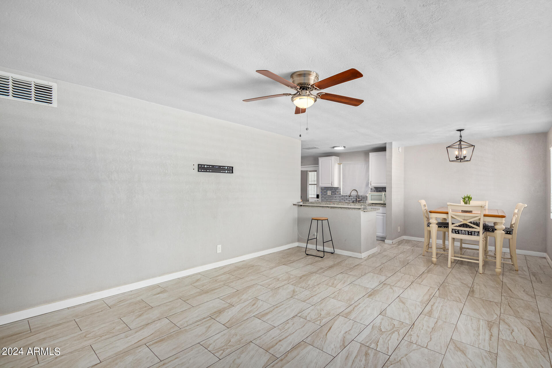 COUNTRY LIFE HOMES UNIT 3 - Residential