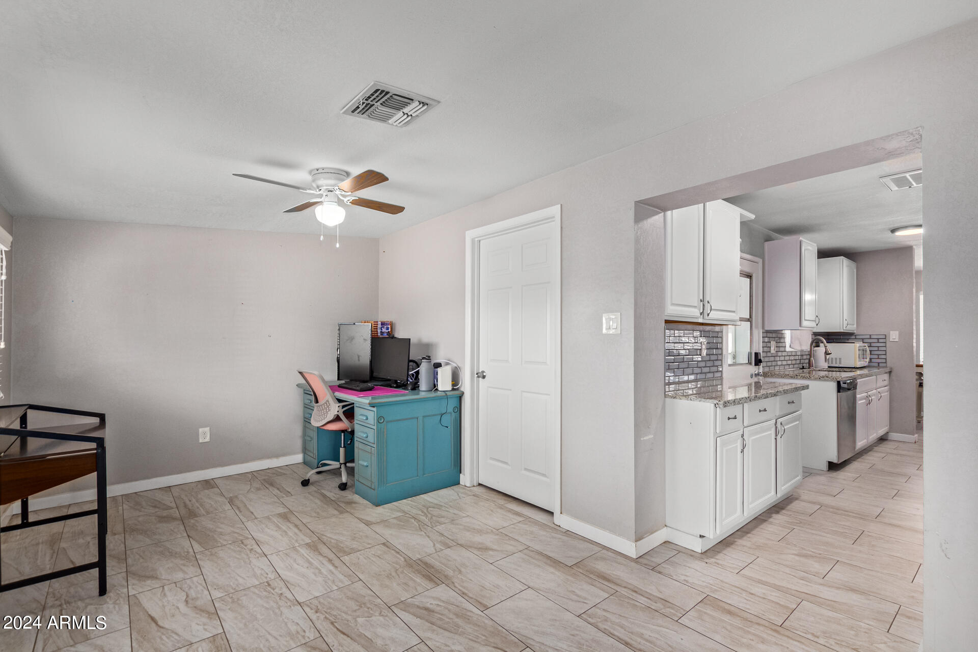 COUNTRY LIFE HOMES UNIT 3 - Residential