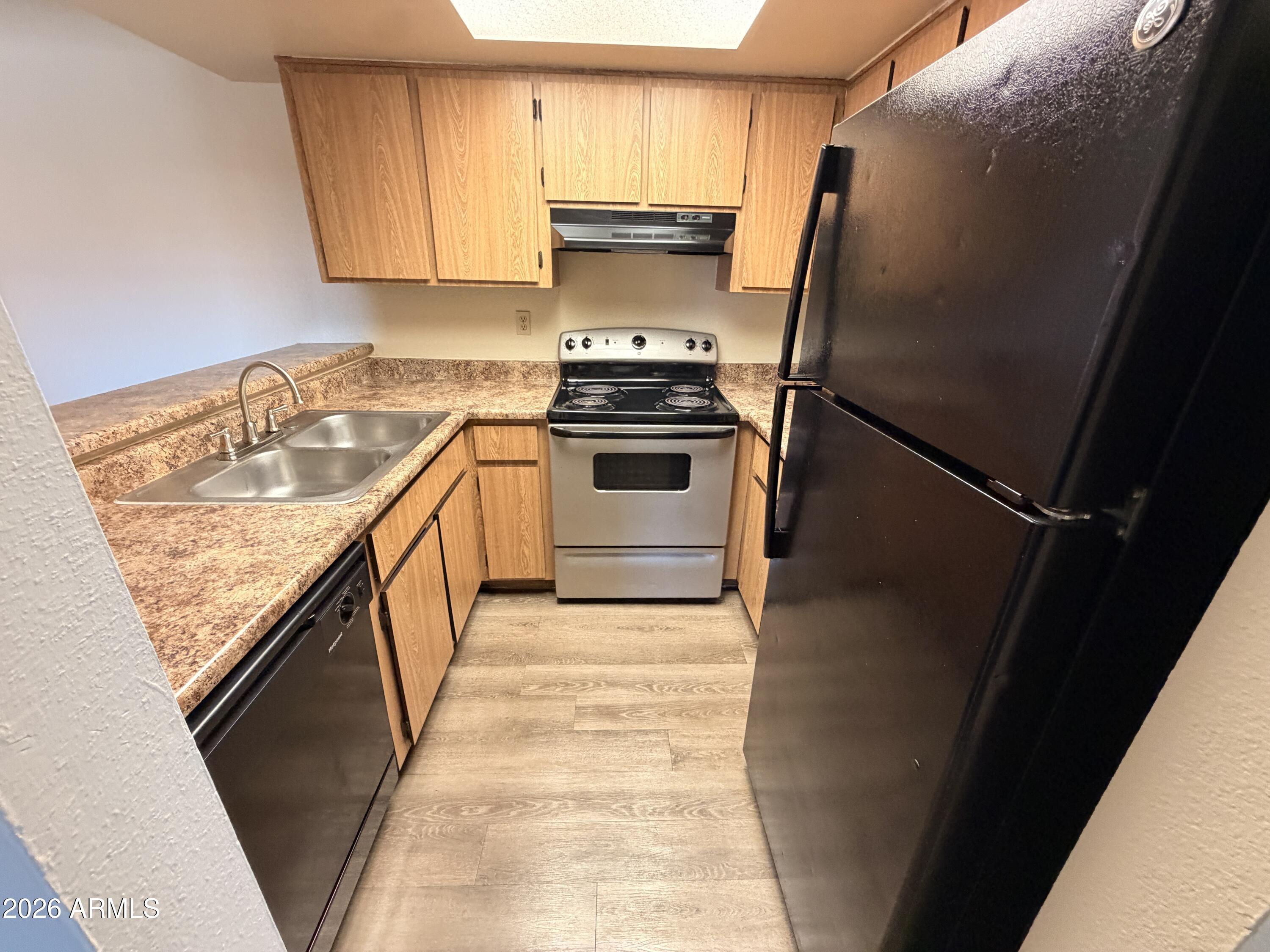 825 S RIVER Drive 201
