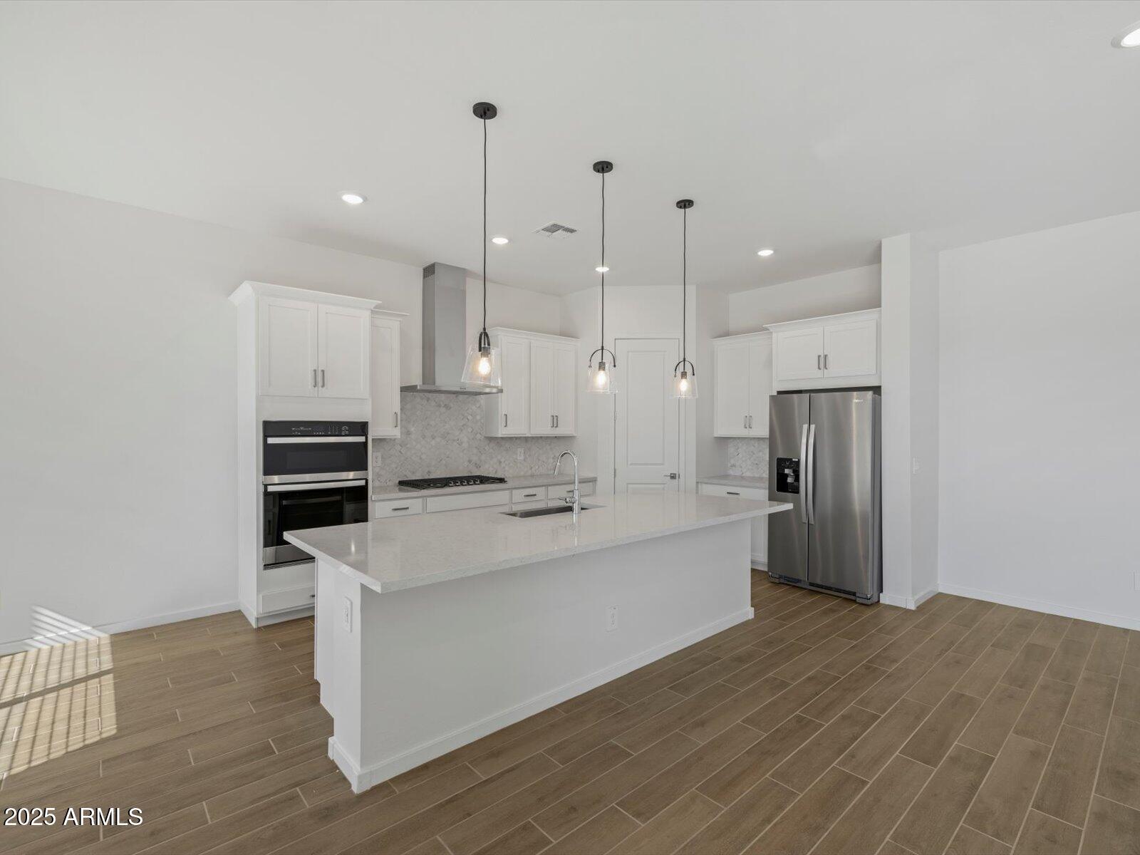 17613 W MARIPOSA Drive