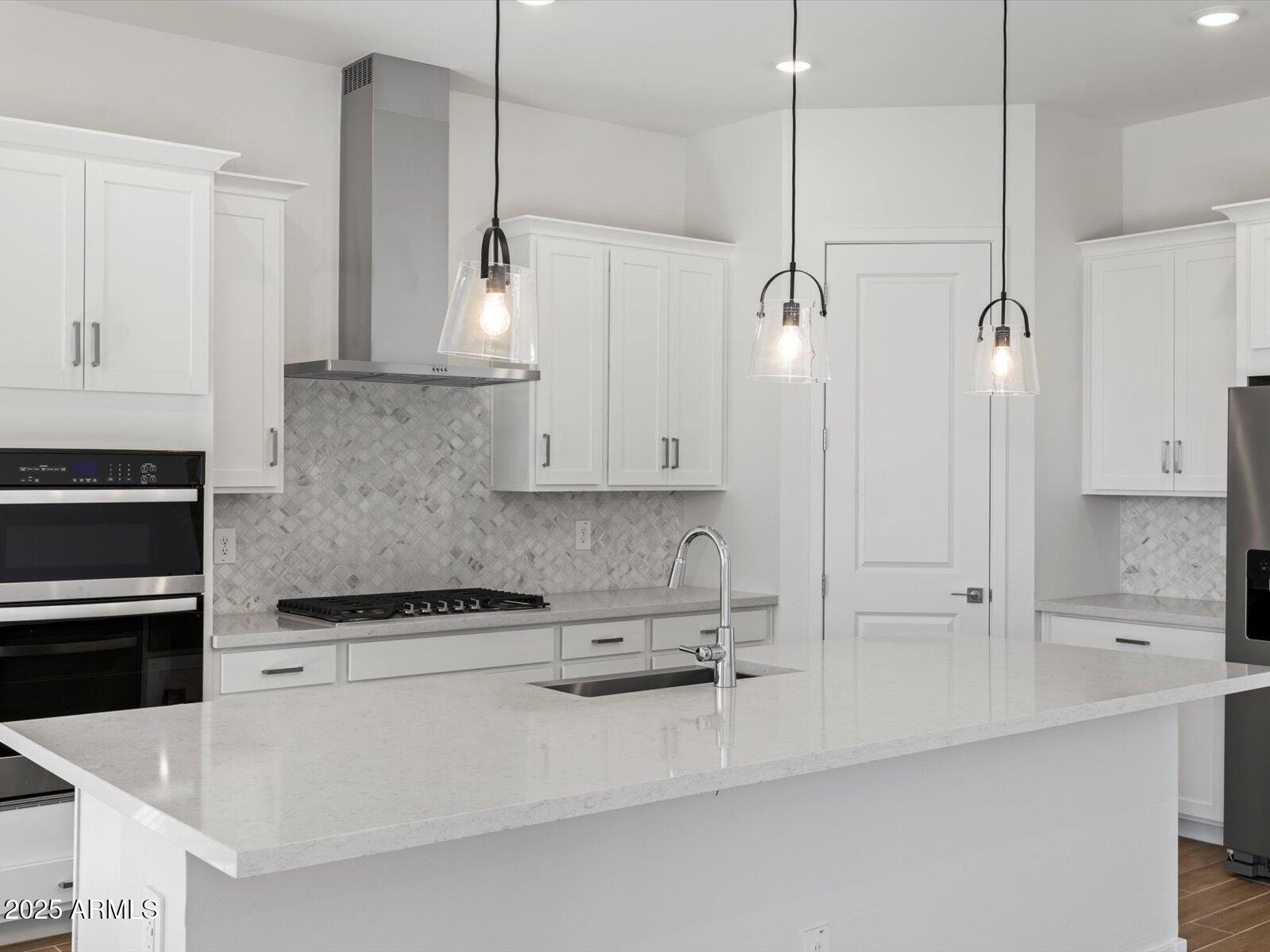 17613 W MARIPOSA Drive