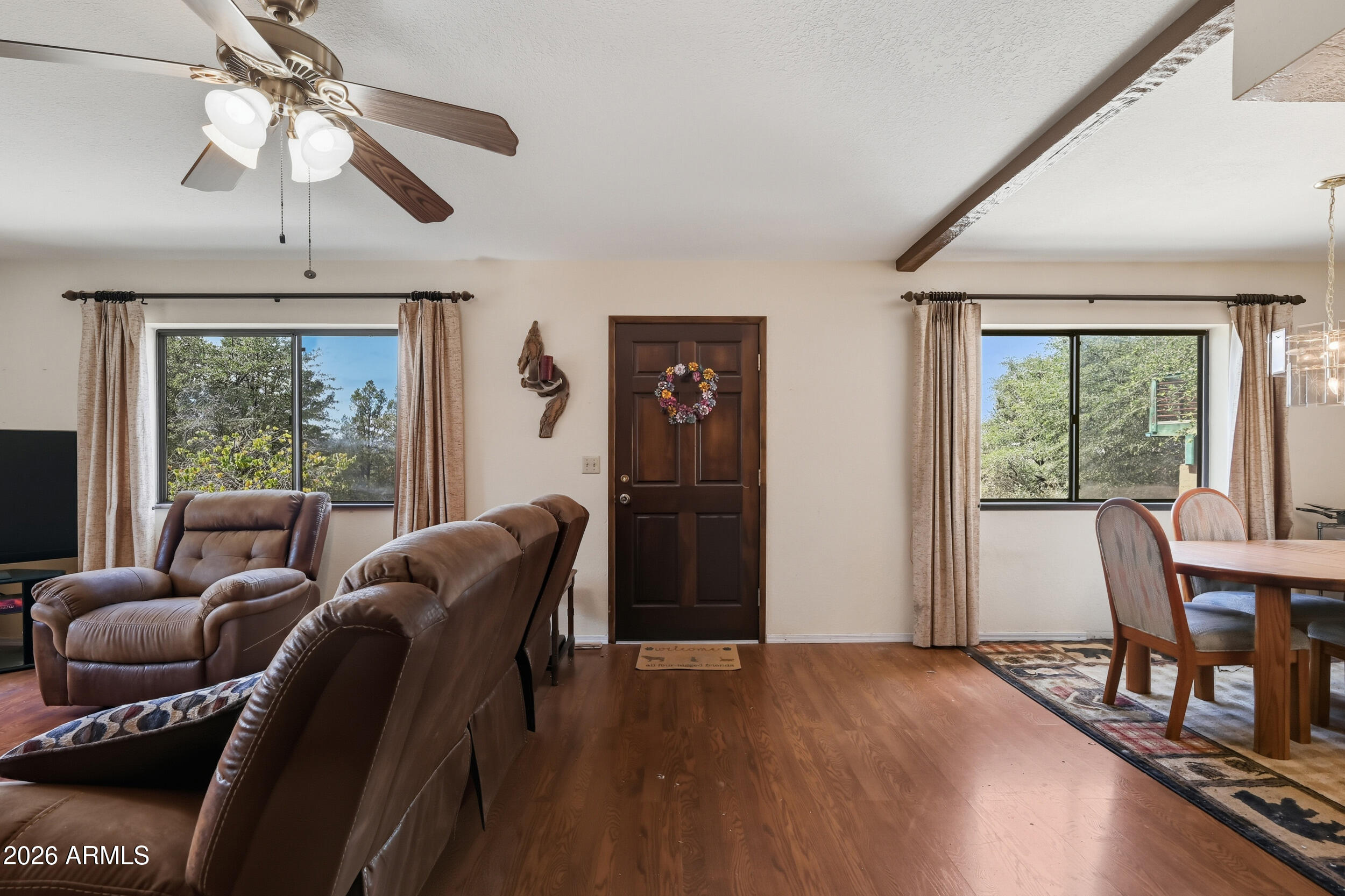 607 E DROWSEY Circle