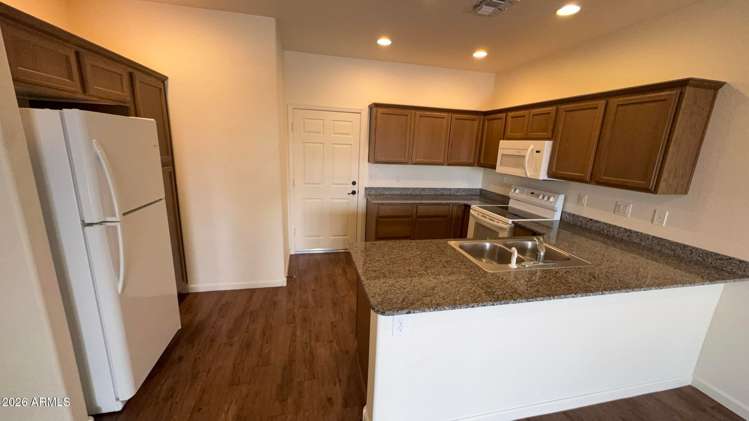 3117 S SIGNAL BUTTE Road 592