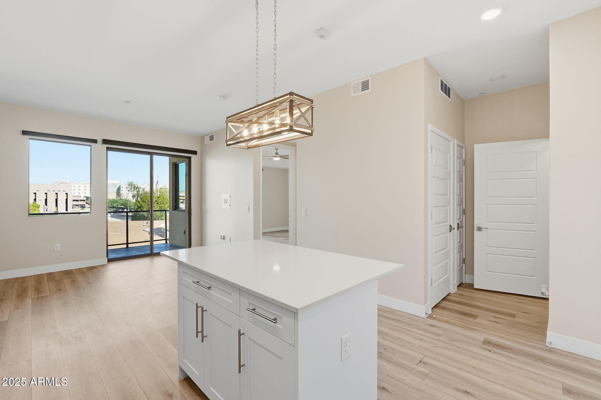 7300 E EARLL Drive 3016