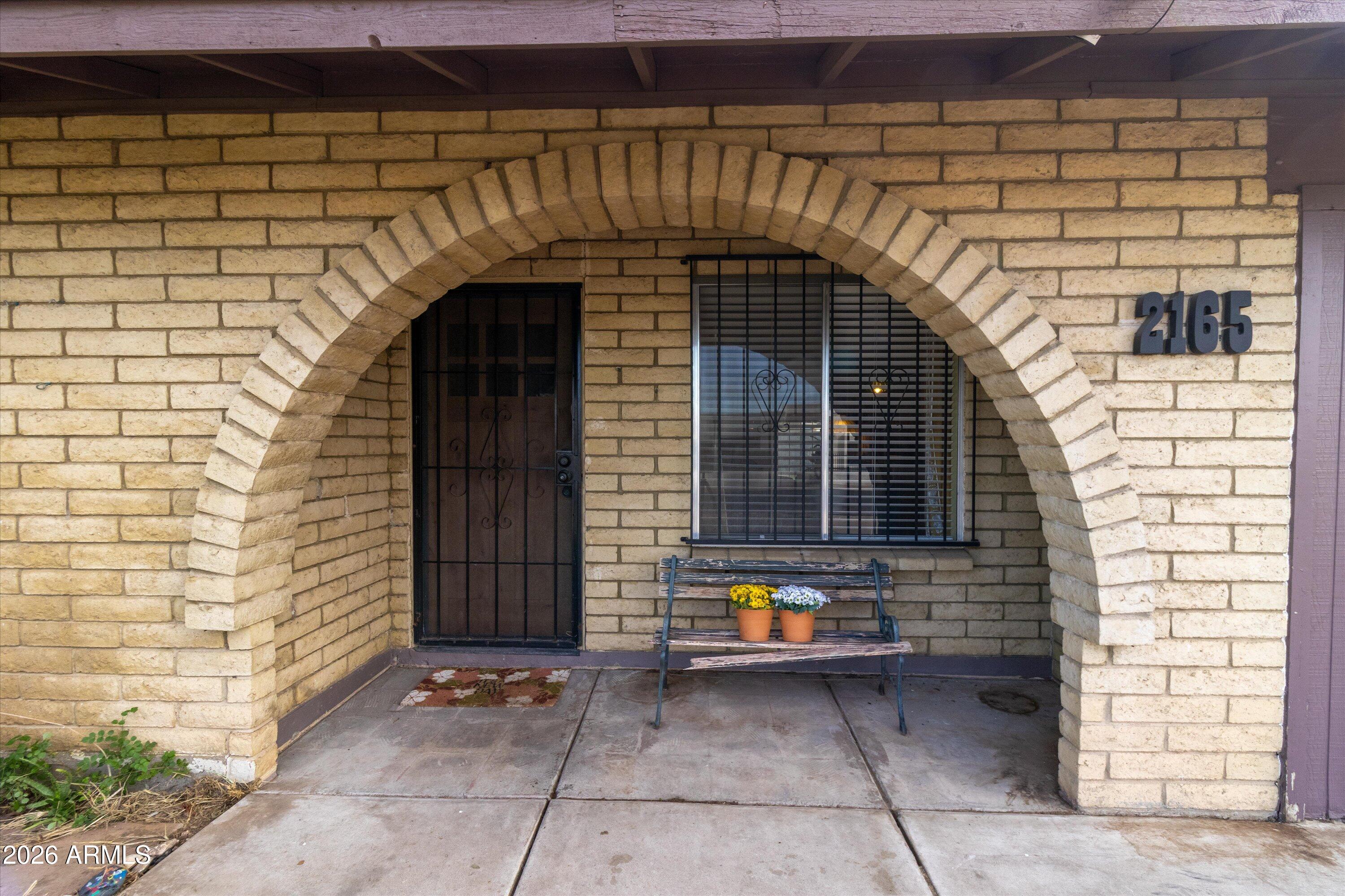 2165 E HAMPTON Avenue