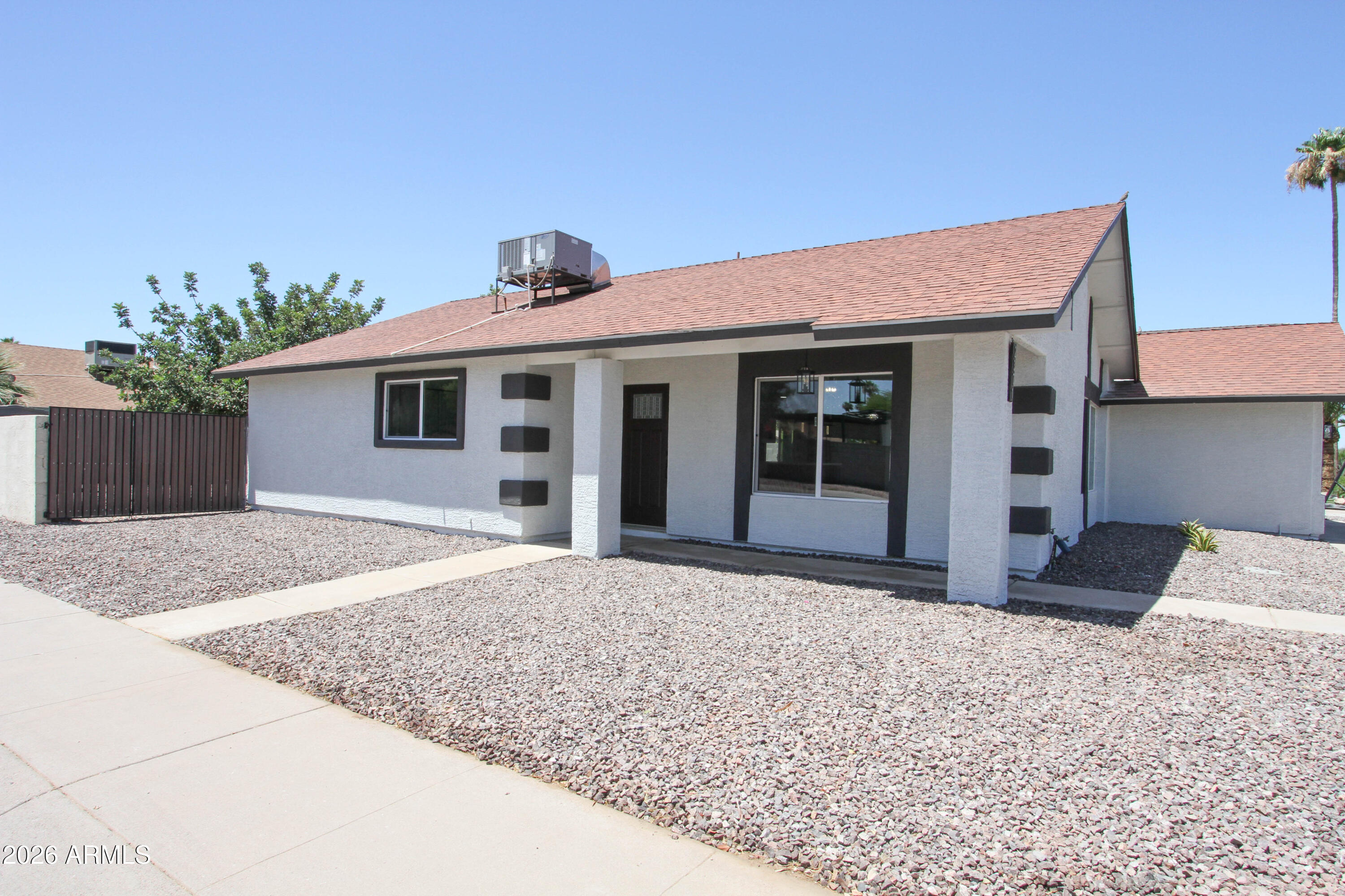 2371 W PARADISE Lane