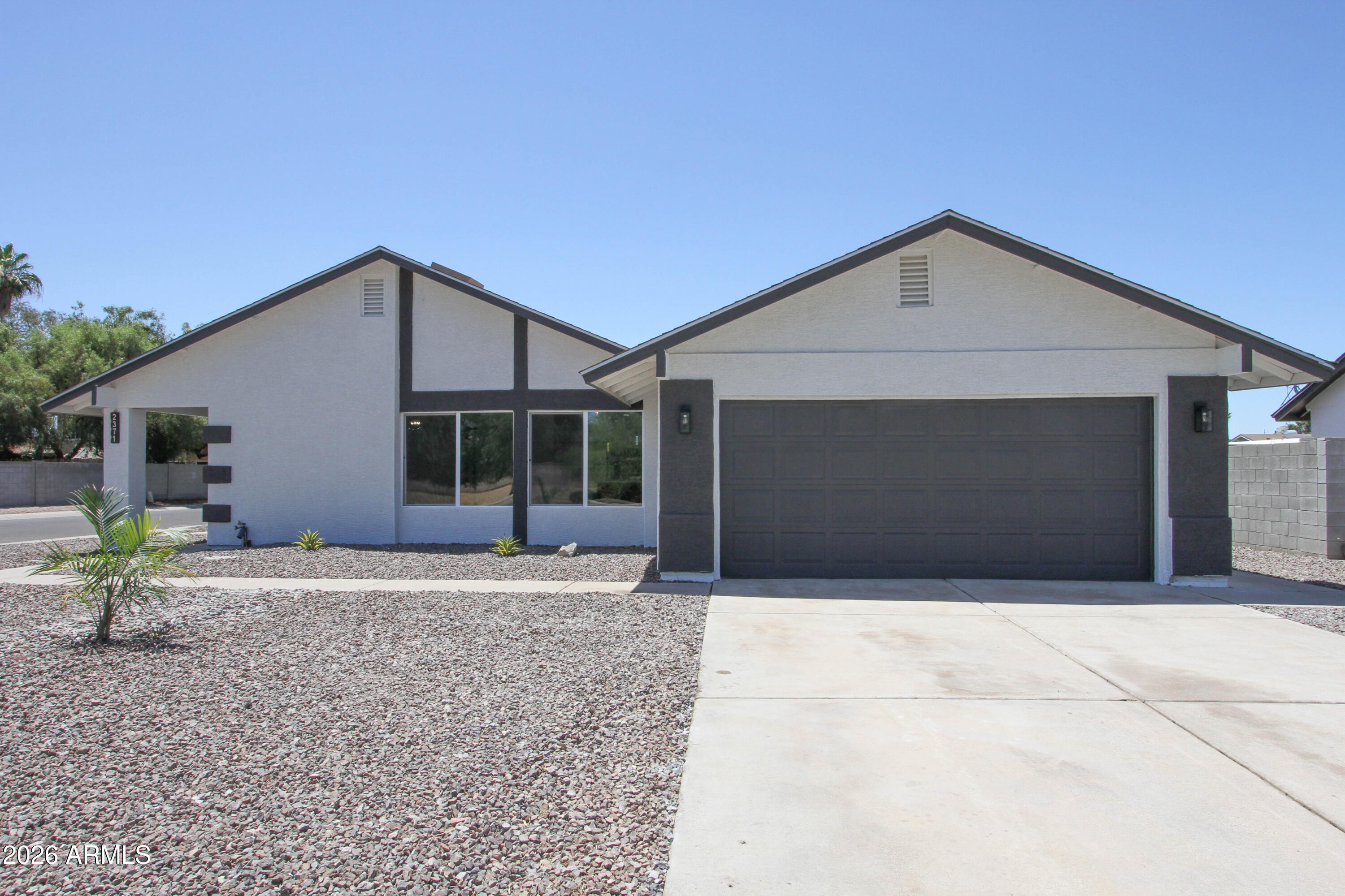 2371 W PARADISE Lane