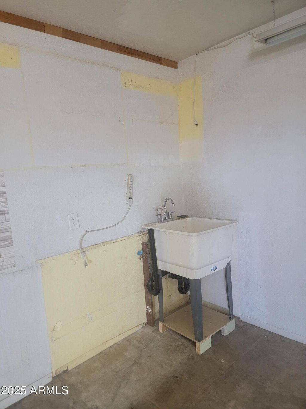 Photo of 832 N Main Drive, Apache Junction, AZ 85120 (MLS # 6986681)