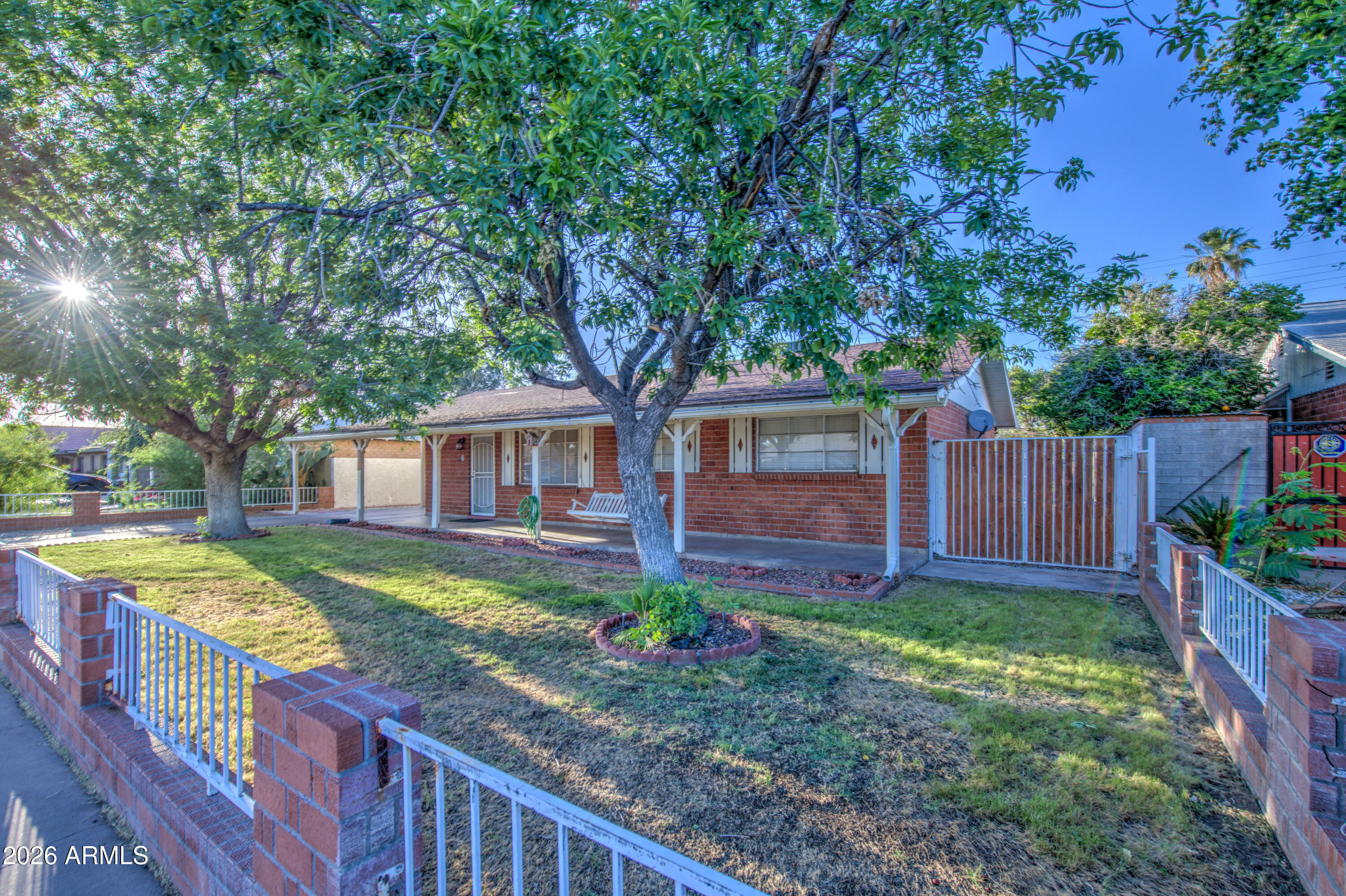 3428 W TUCKEY Lane