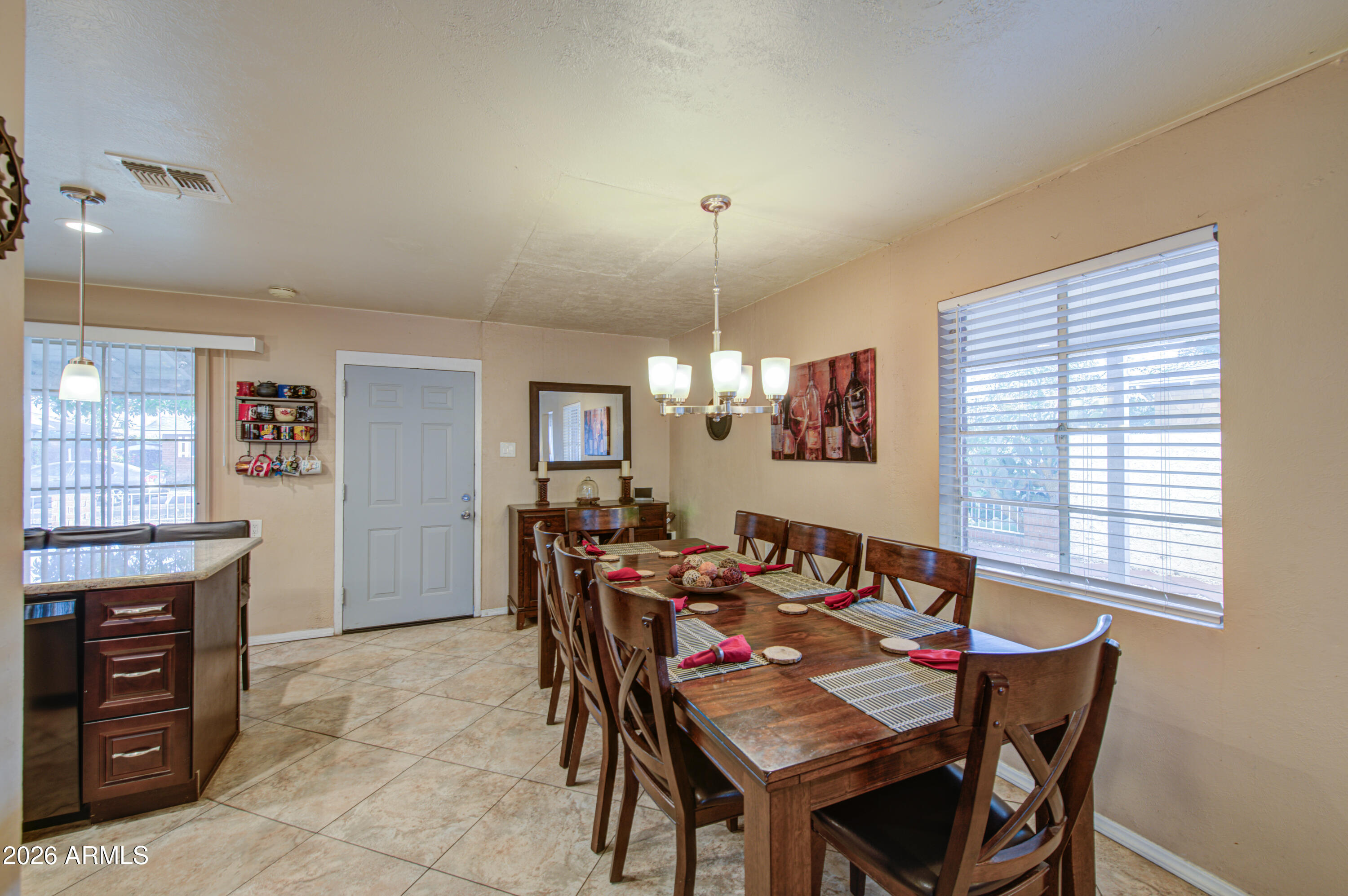 3428 W TUCKEY Lane
