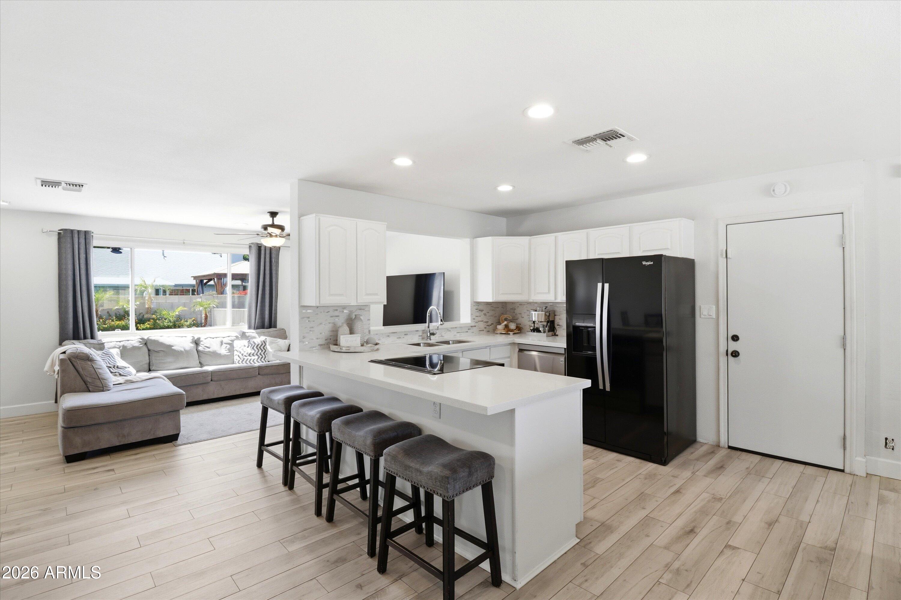 1934 W KRISTAL Way