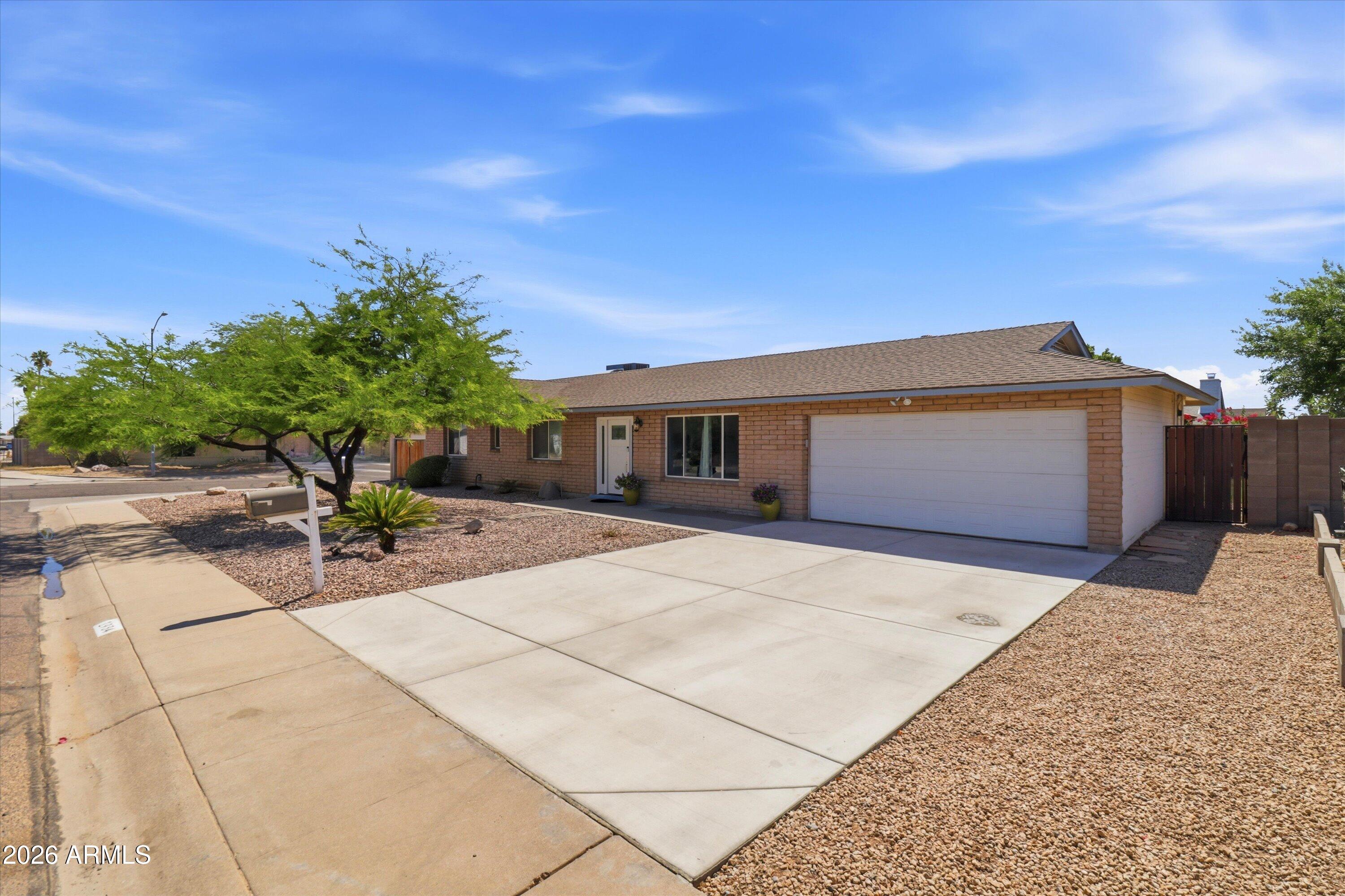 1934 W KRISTAL Way