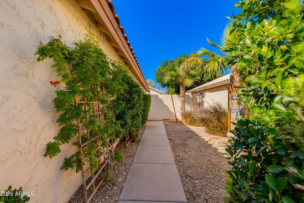 Photo of 9750 W Tonopah Drive, Peoria, AZ 85382 (MLS # 6989881)