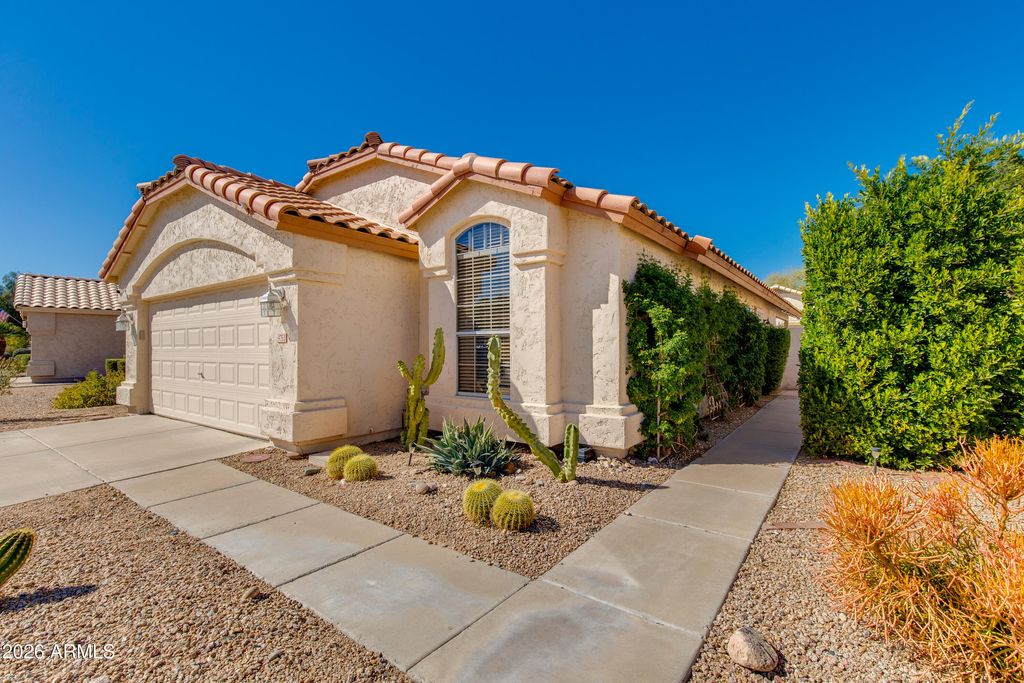 Photo of 9750 W Tonopah Drive, Peoria, AZ 85382 (MLS # 6989881)