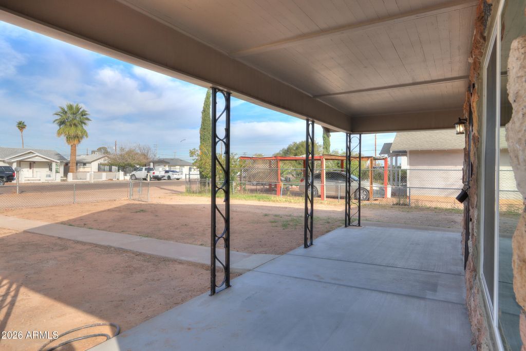 Photo of 810 N Center Avenue, Casa Grande, AZ 85122 (MLS # 6993412)