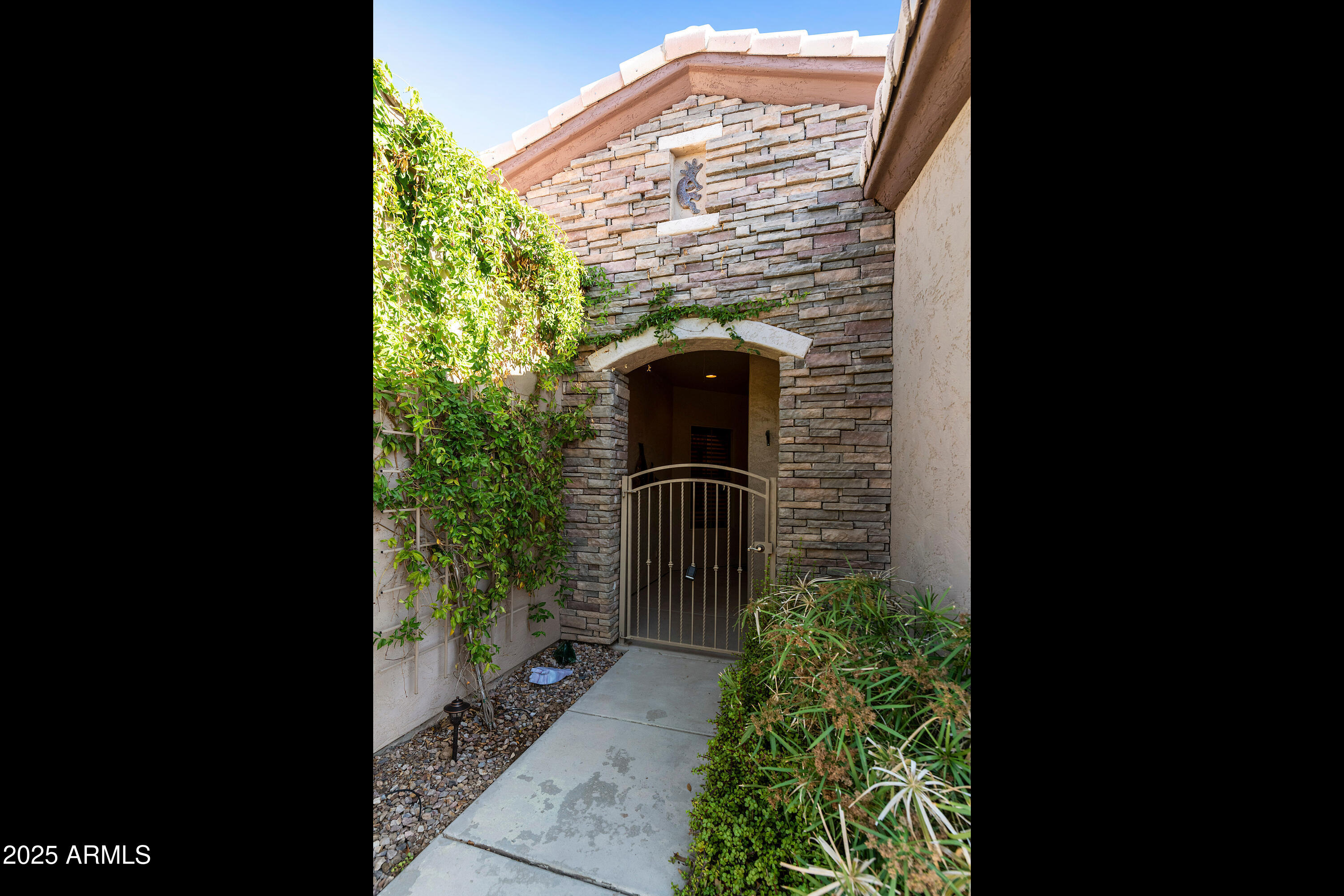 4548 E NIGHTINGALE Lane