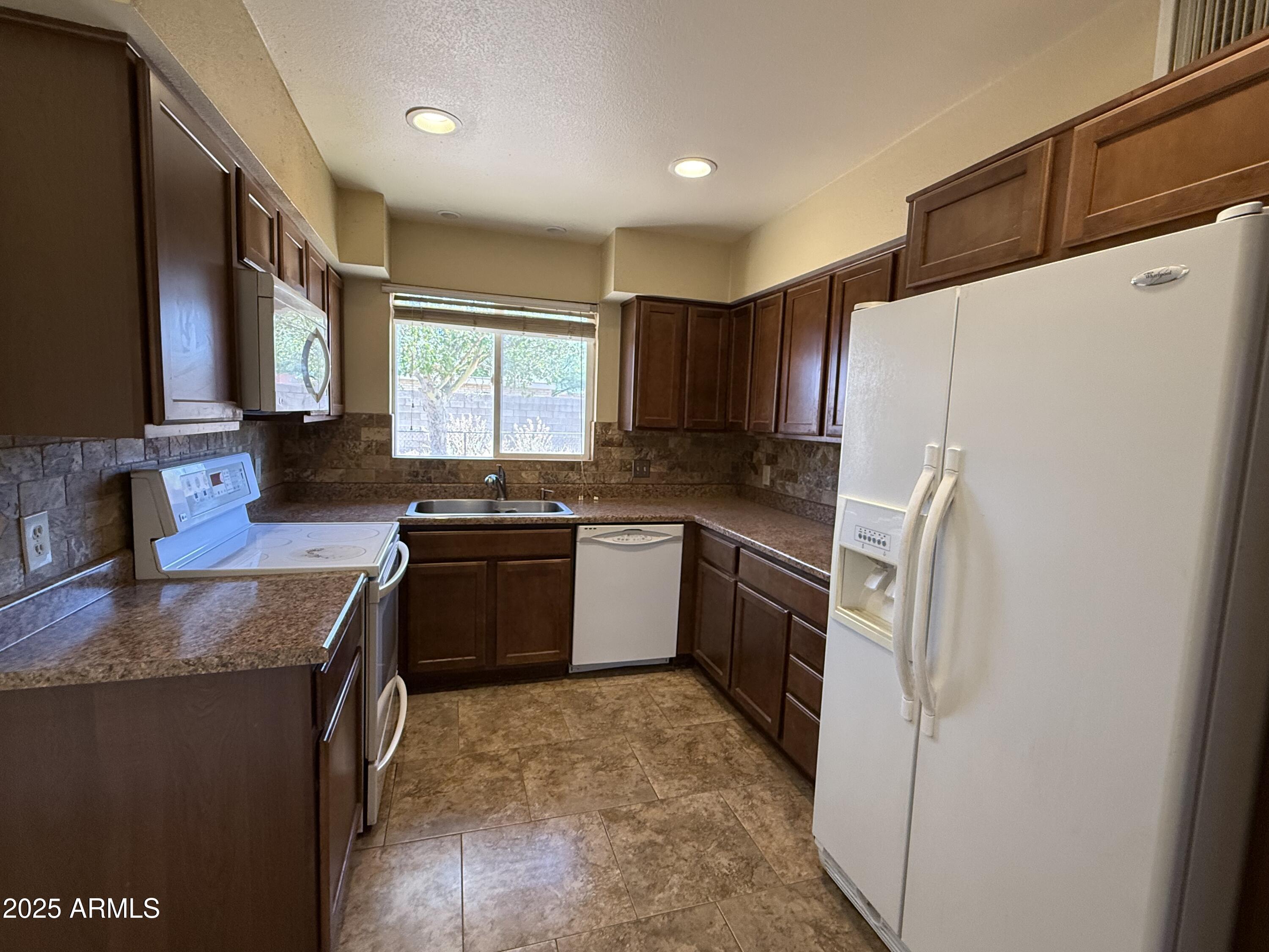 THE MEADOWS - Residential