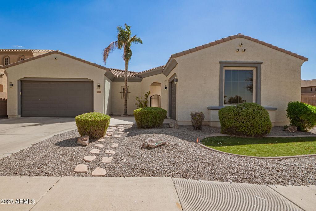 Photo of 2541 E Wisteria Drive, Chandler, AZ 85286 (MLS # 6925152)