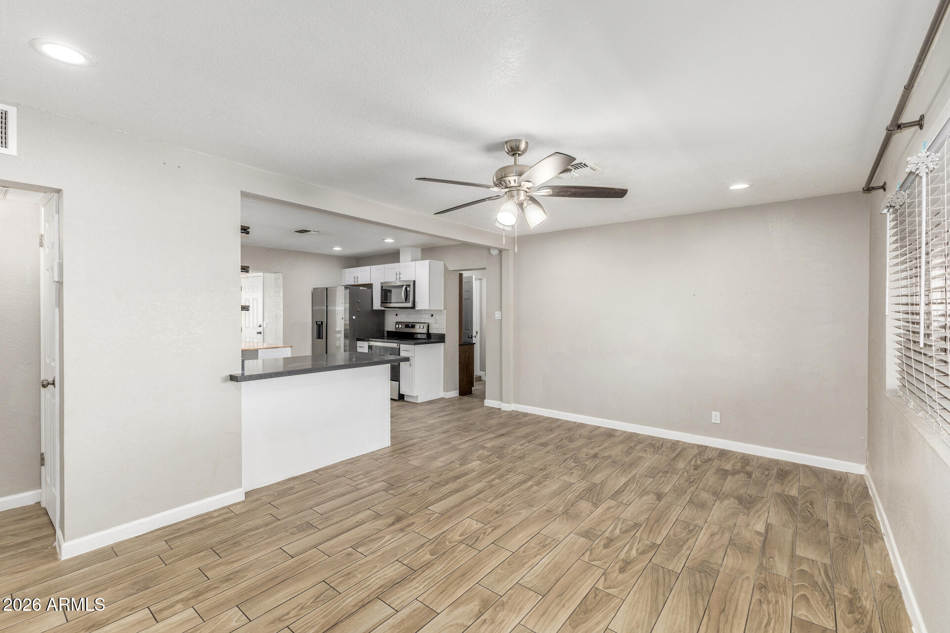 6407 E ASPEN Avenue